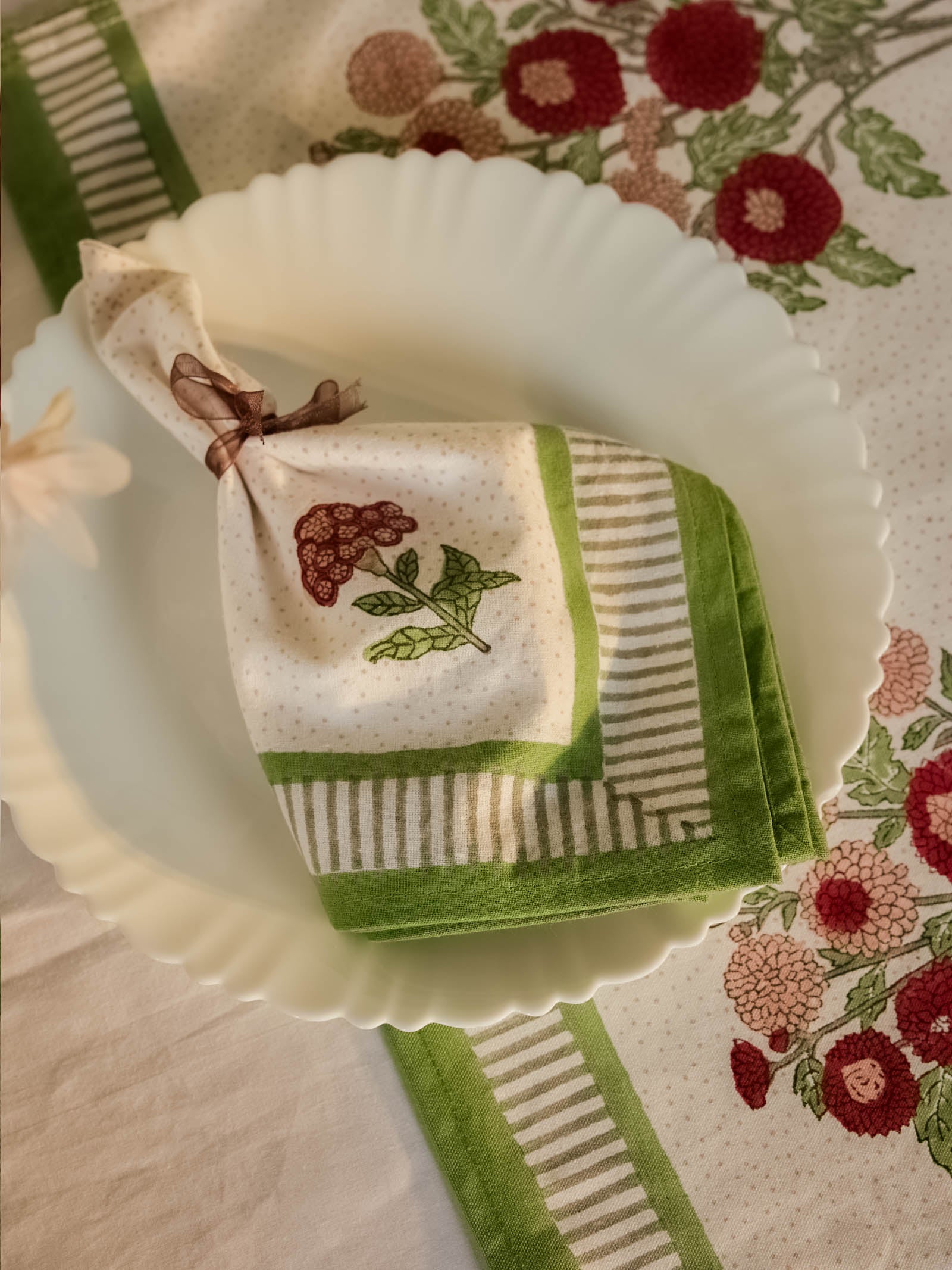Chrysanthemum Table Dinner Napkin (Set of 6)