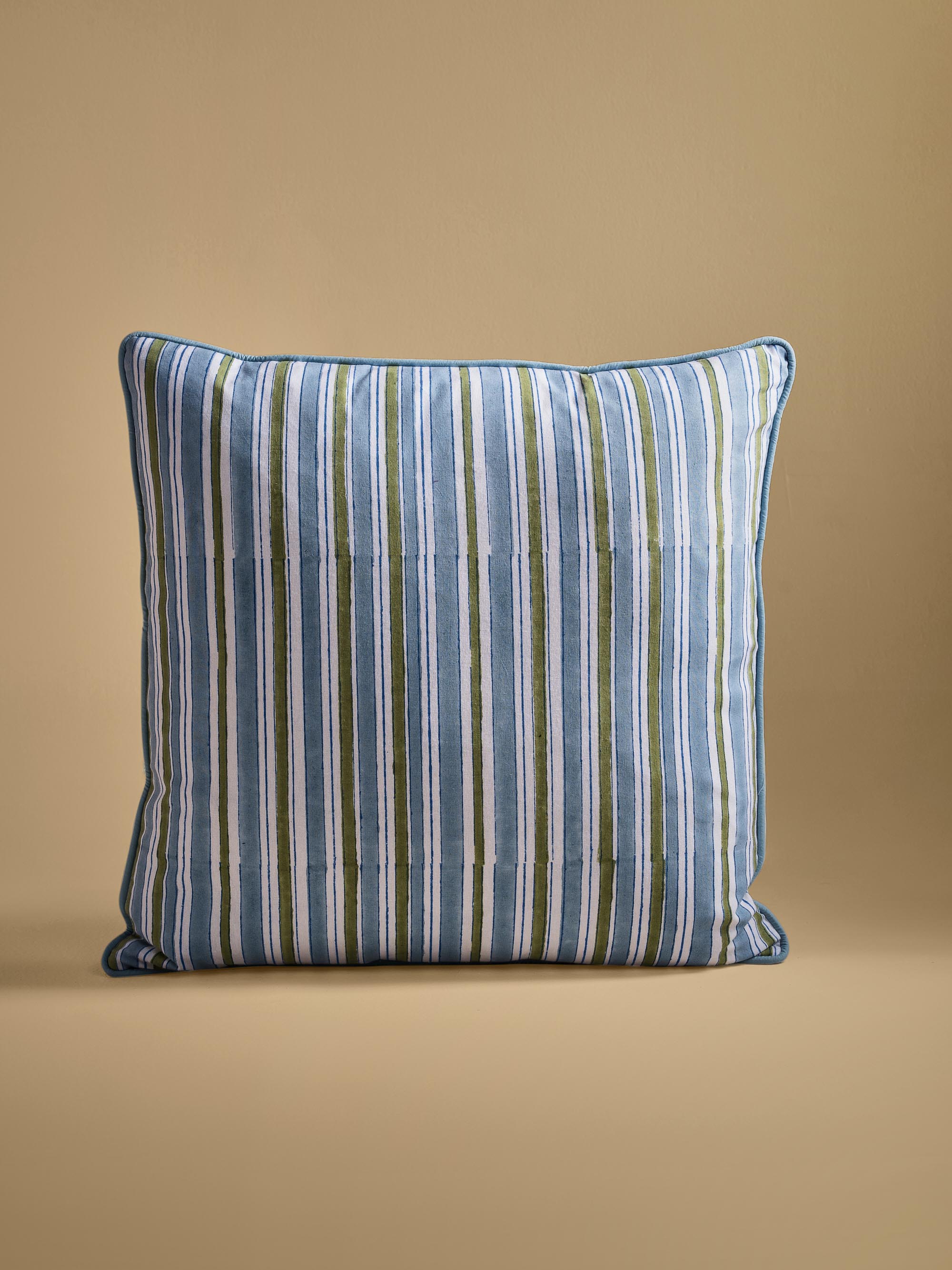 Chandra Mahal 20" x 20" Cushion Cover