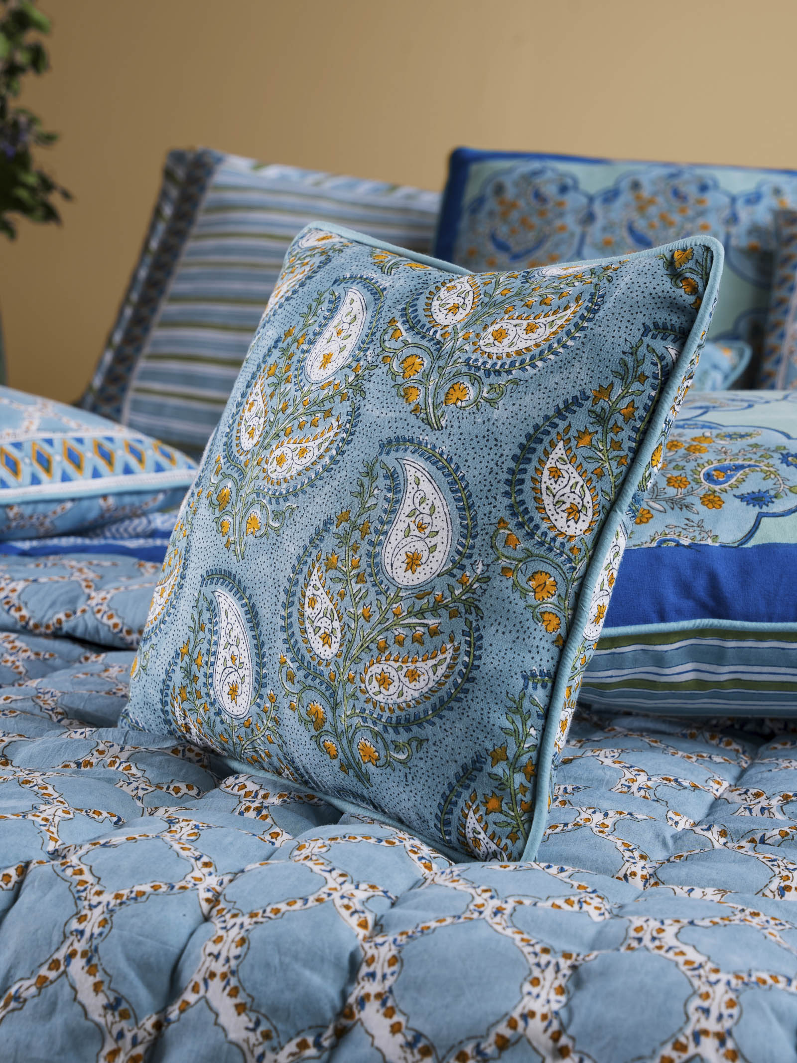 Chandra Mahal 12" x 12" Cushion Cover