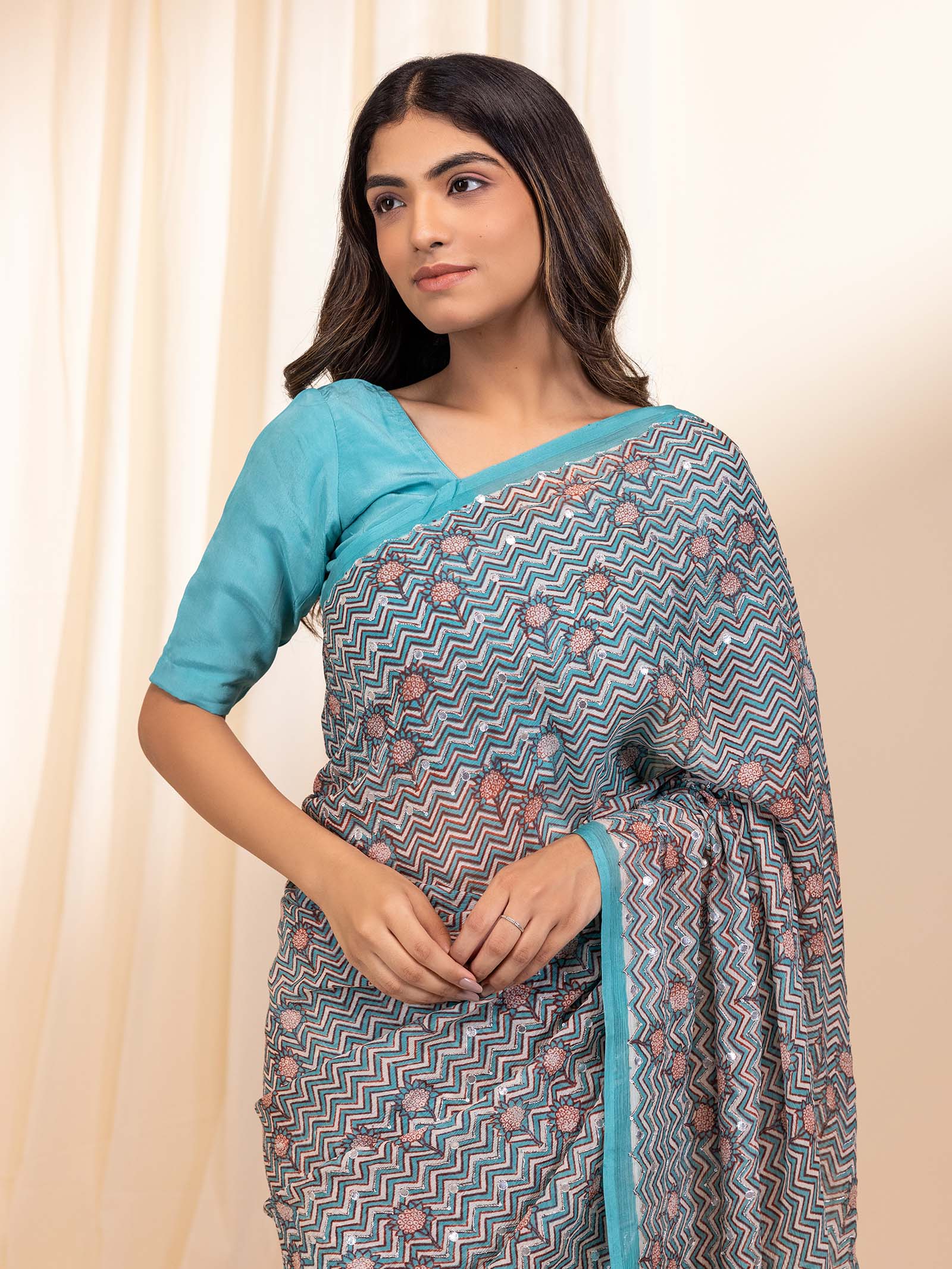 The Modern Women In Turquoise Chiffon Saree