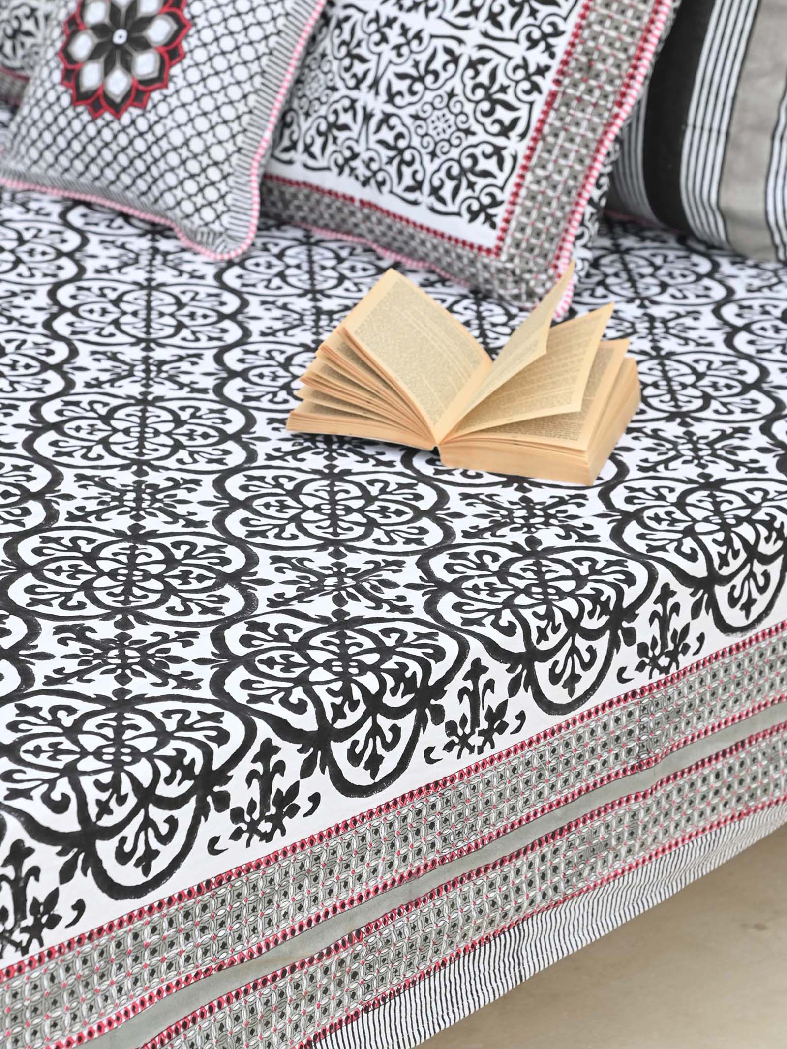 Monochrome Bed Cover