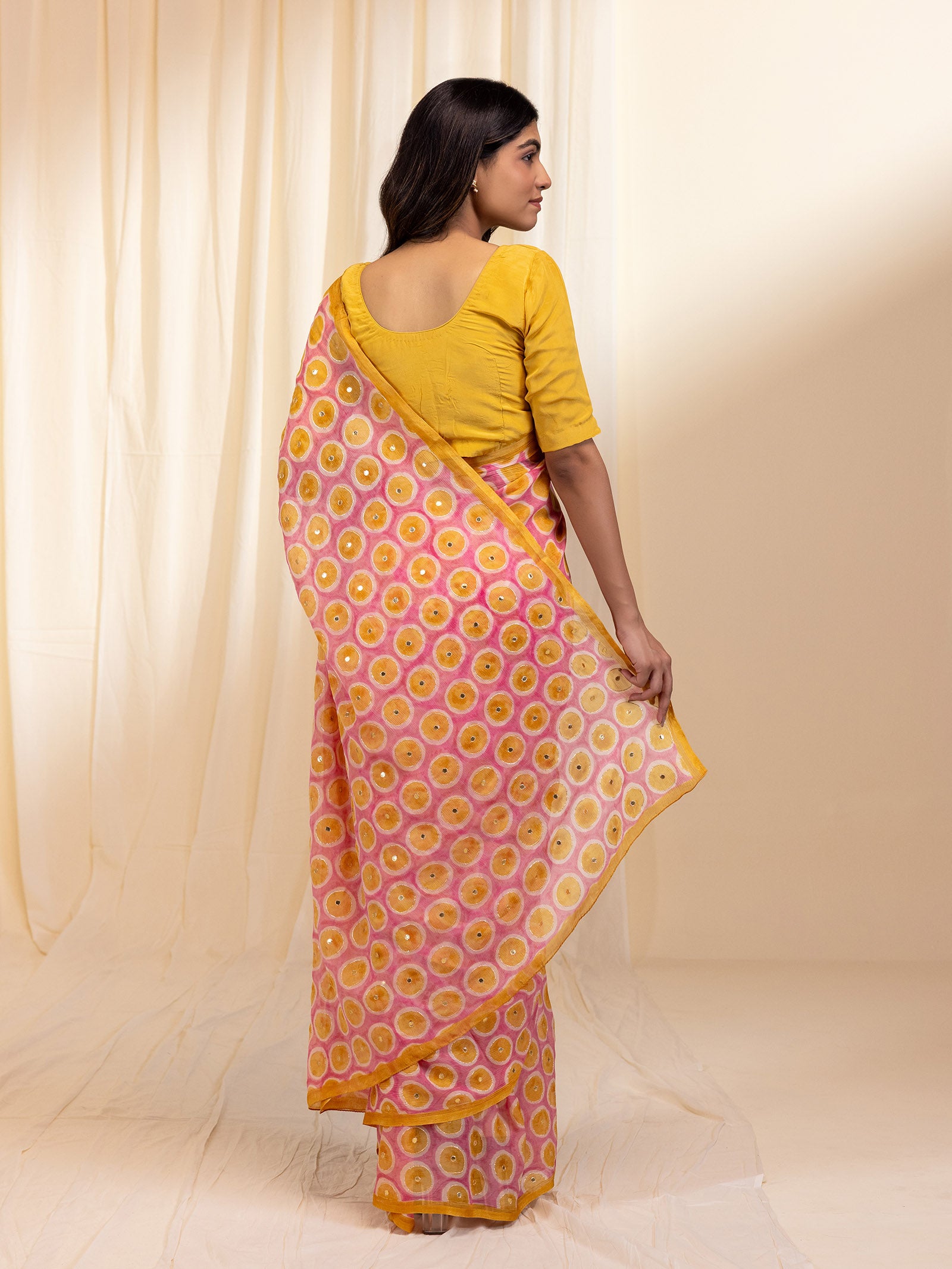The Modern Women In Pink Chiffon Saree