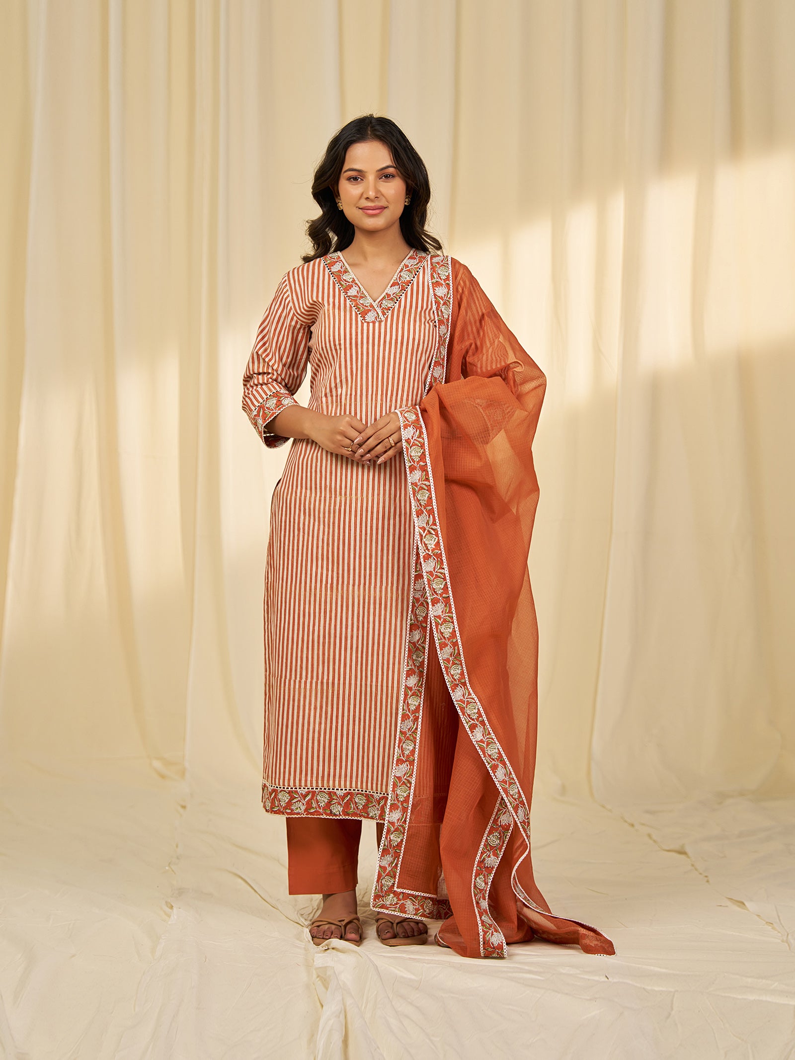 Brick Wall Kota Dupatta