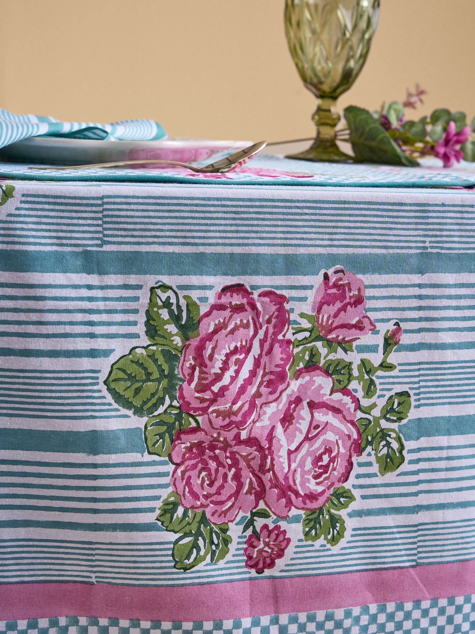 Cottage Rose Table Cover
