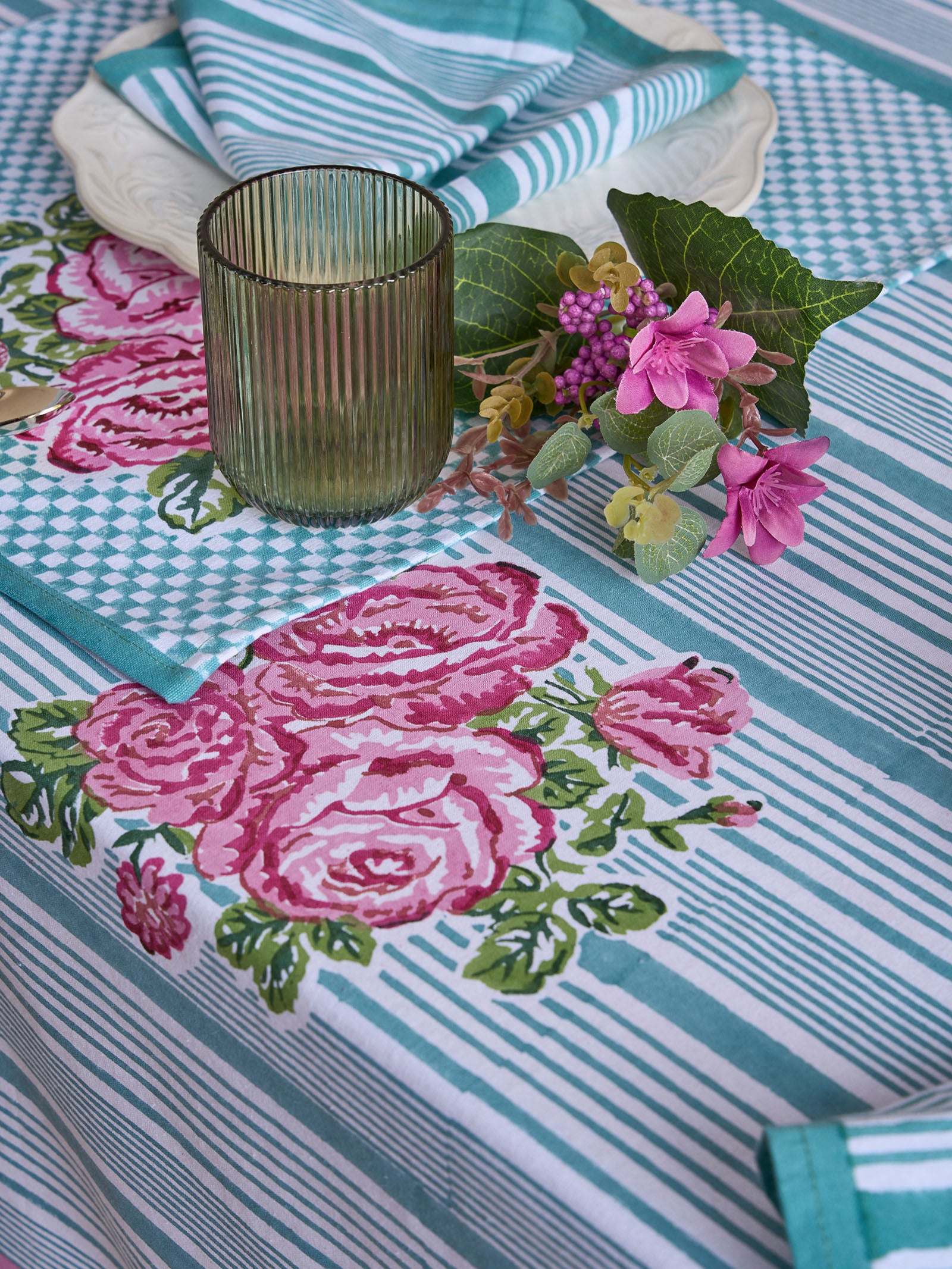 Cottage Rose Table Cover