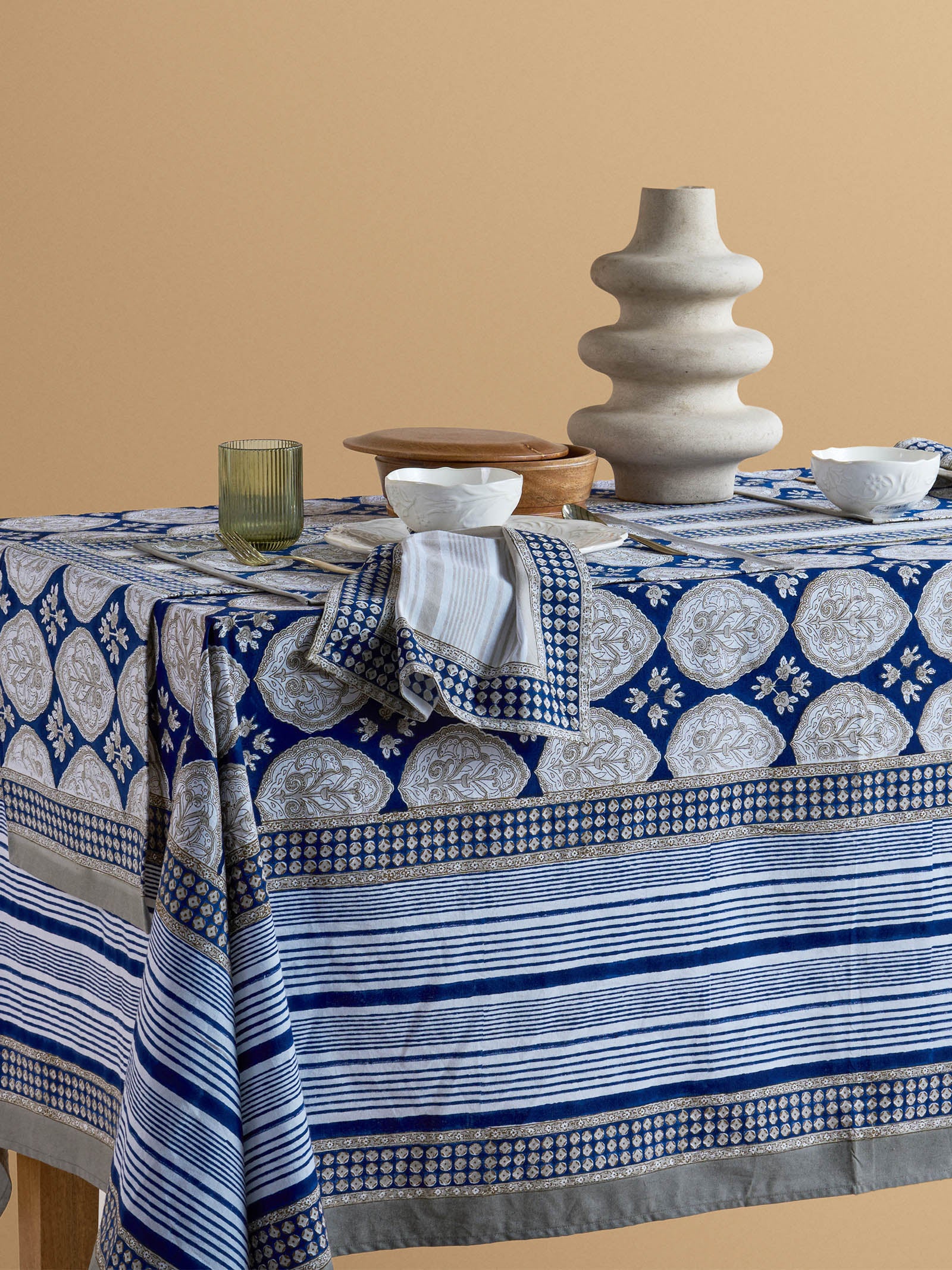 Fateh Sagar Table Cover