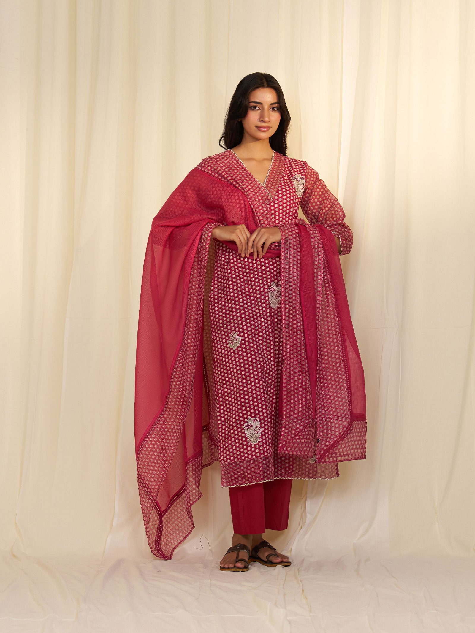 Gol Gulabi Kota Dupatta
