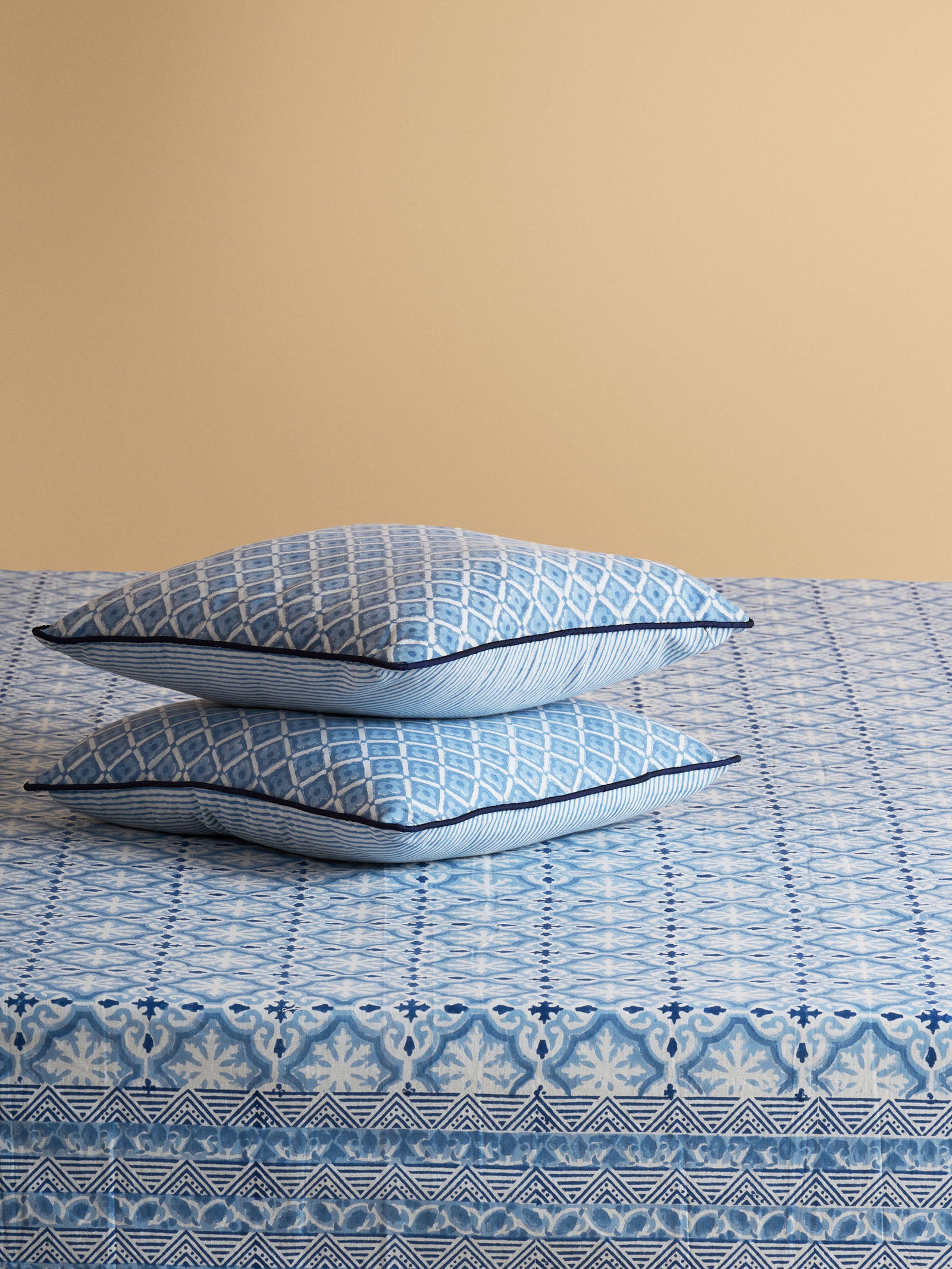 Lake Pichola 16" x 16" Cushion Cover