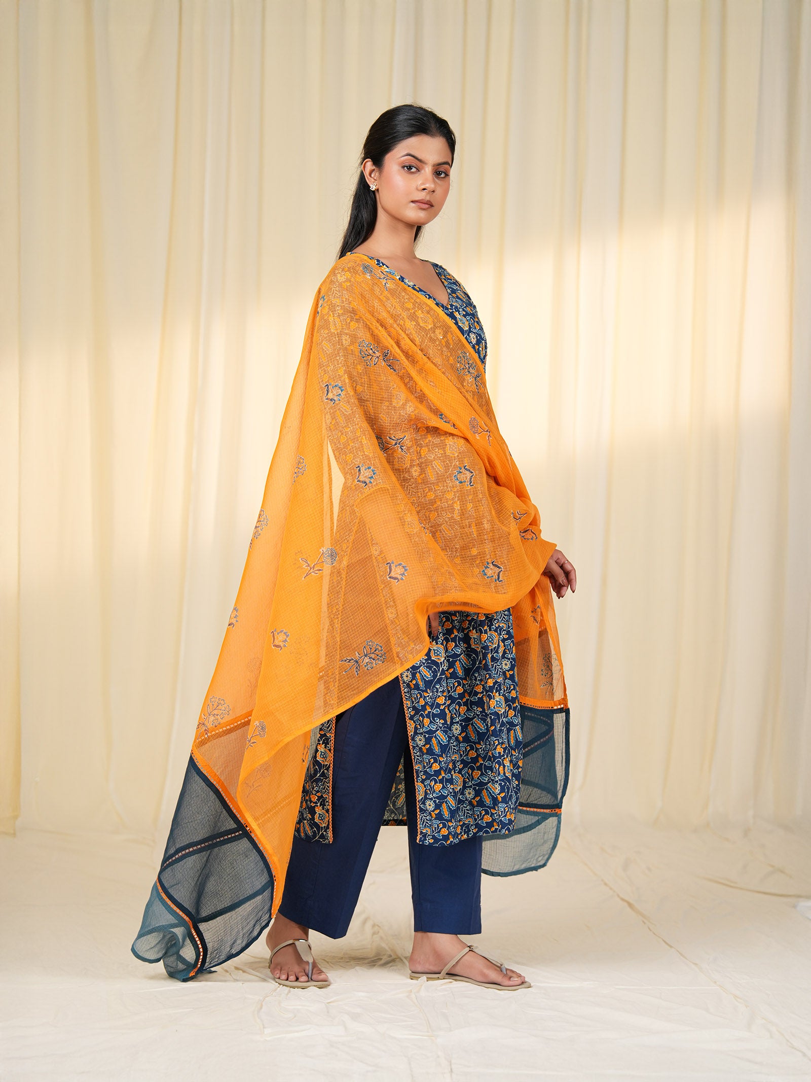 Neel Keshri Kota Dupatta