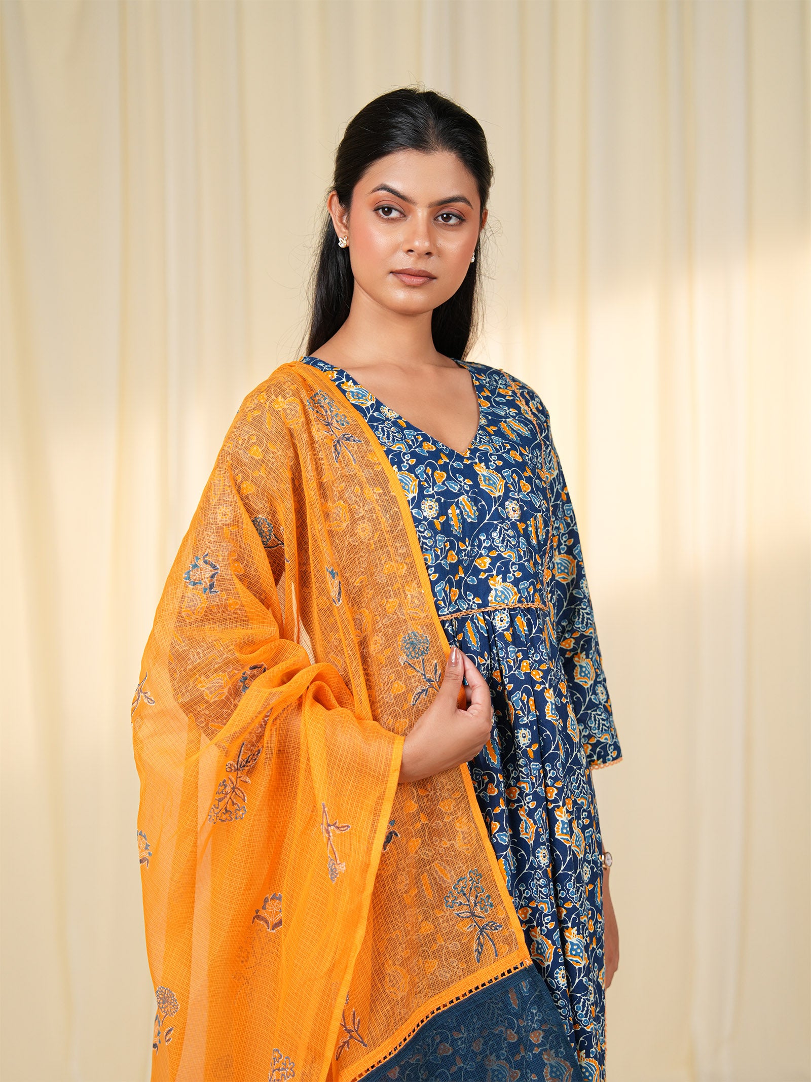 Neel Keshri Kota Dupatta