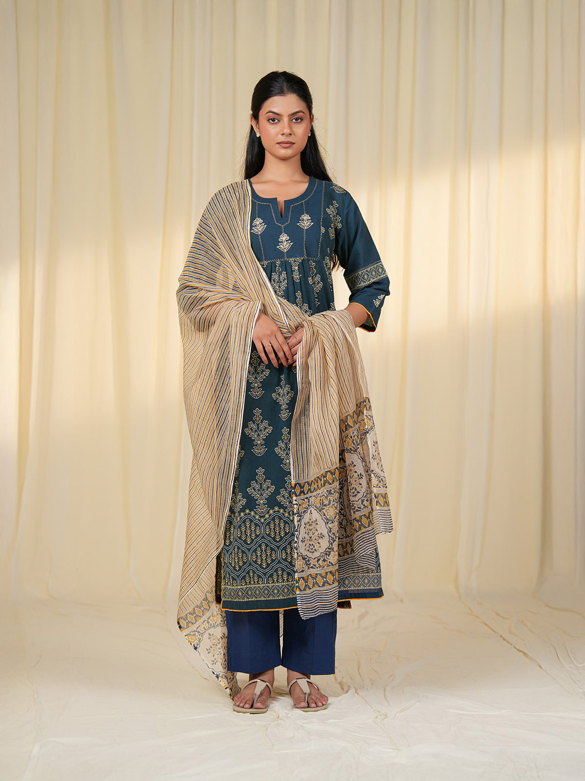 Neelambar Kota Dupatta