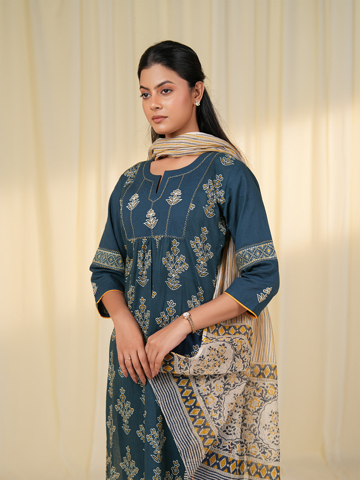 Neelambar Kota Dupatta