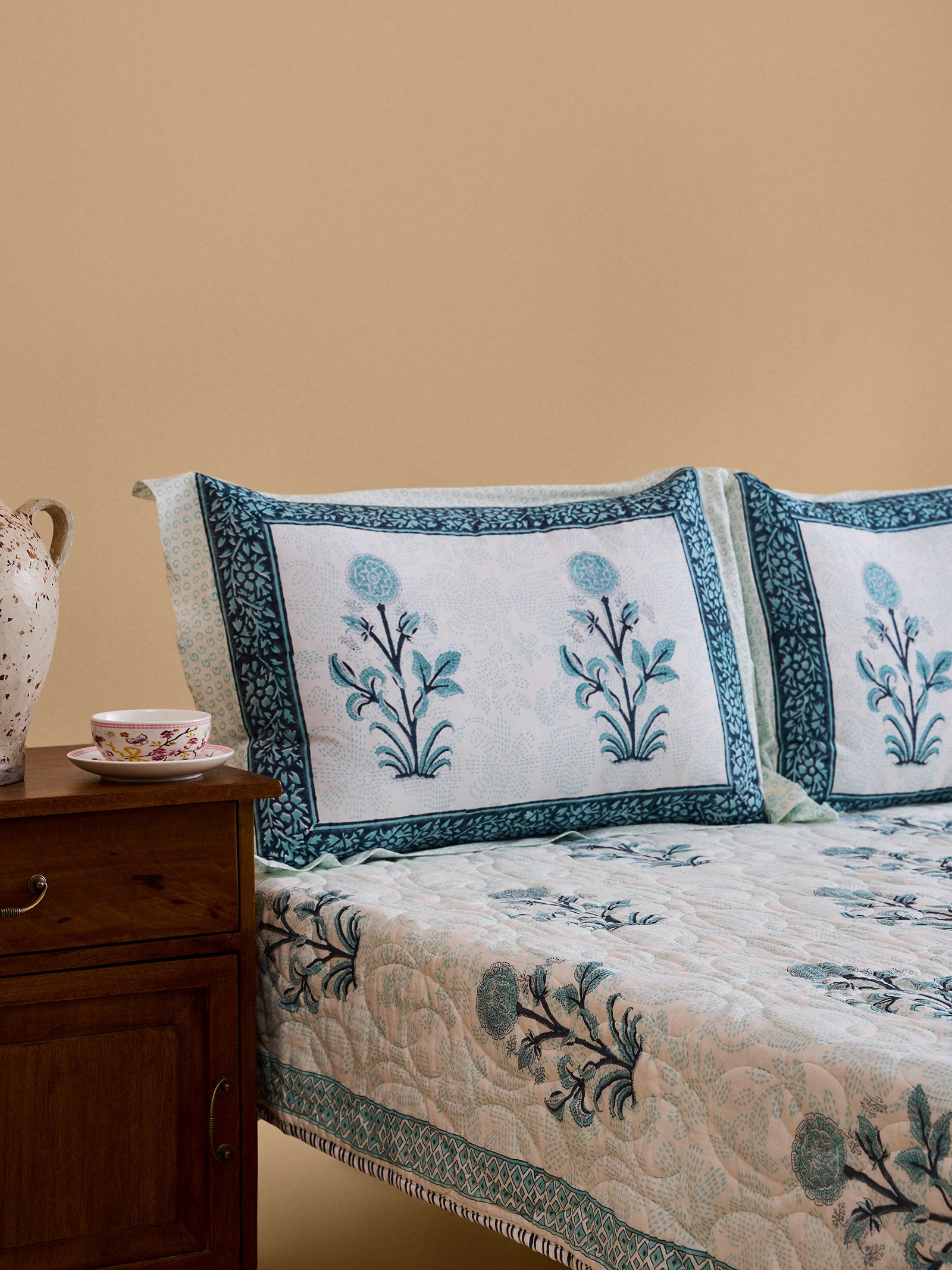 Sea Side Quilted Bed Cover (Reversible)