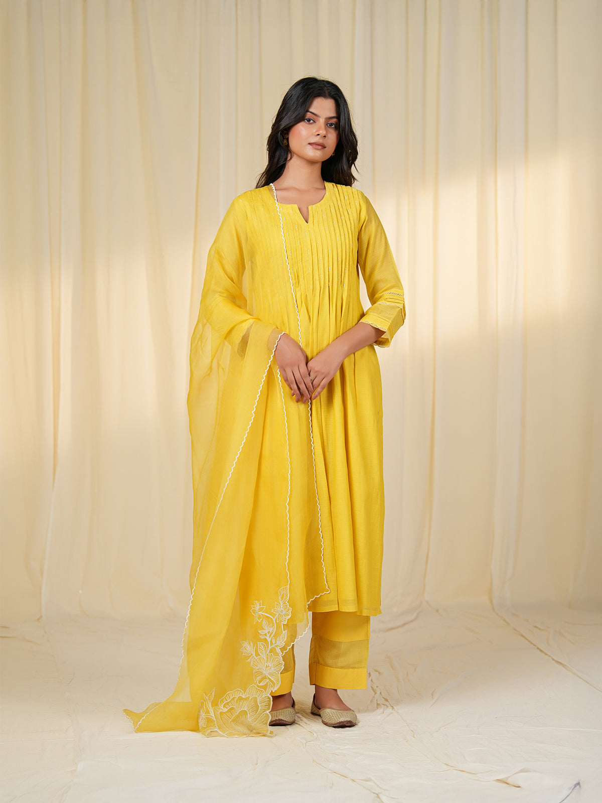 Sada Suhagan Bindi Organza Dupatta