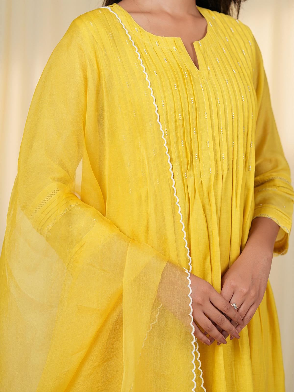 Sada Suhagan Bindi Organza Dupatta