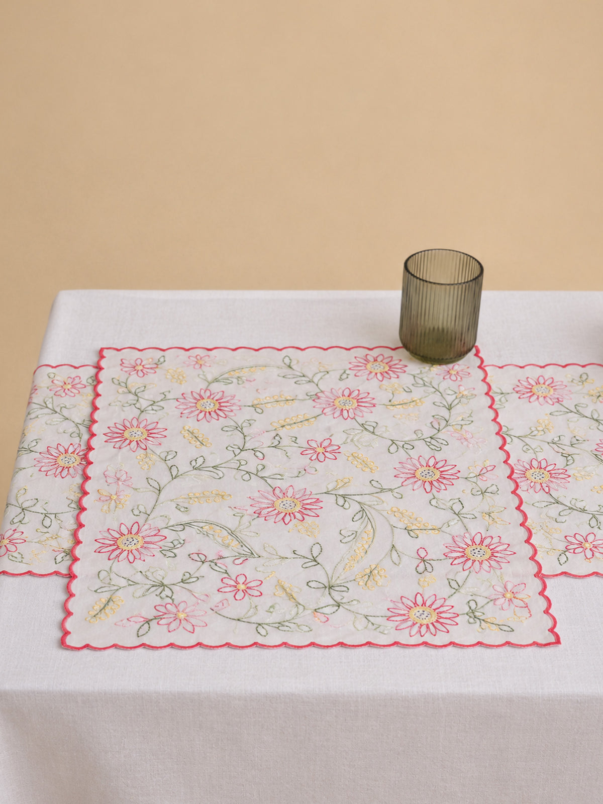 Shadow Emb. Blush (Runner & 6 Mats)