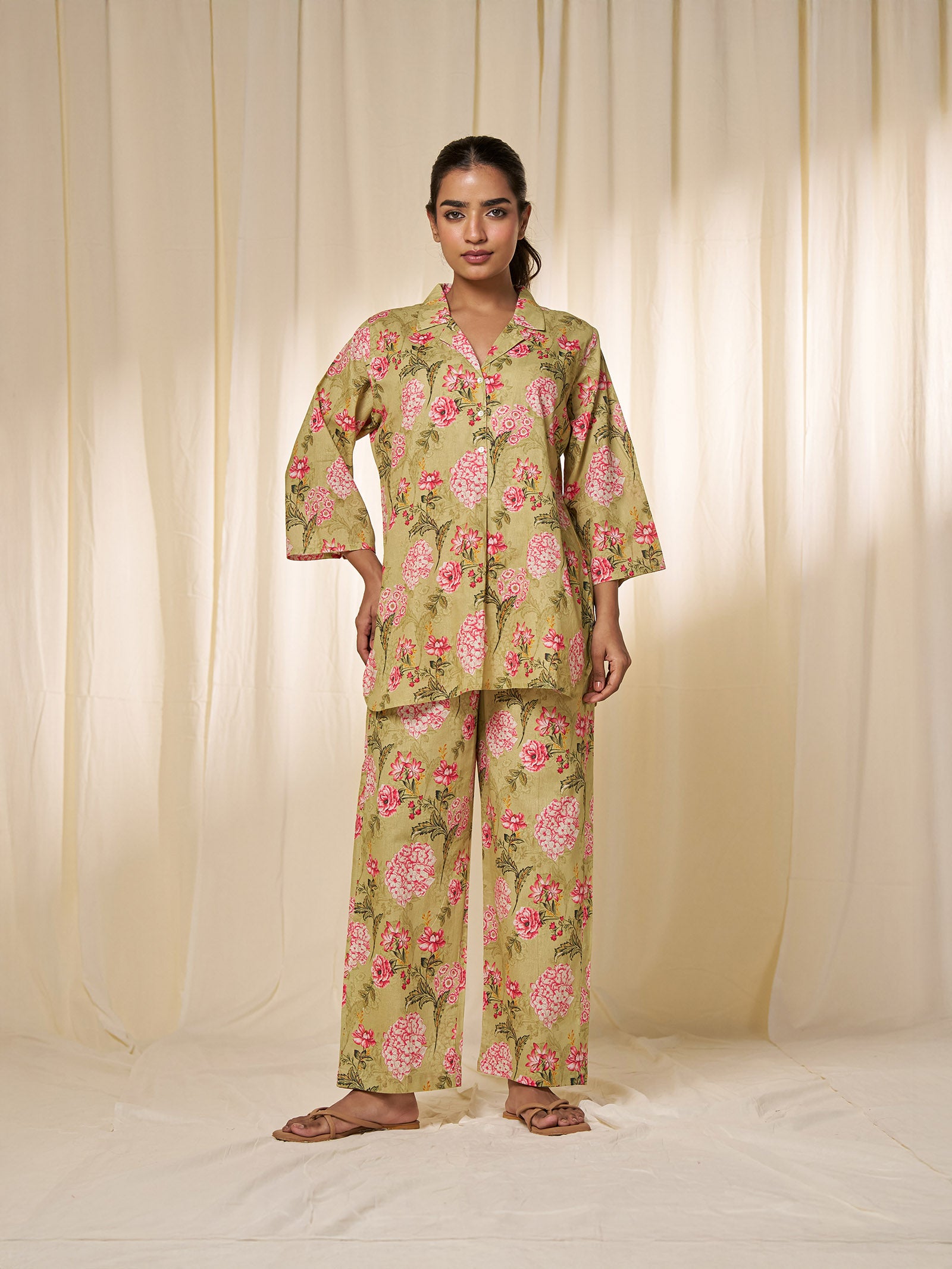 Sour Cream Collared Cotton Night Suit