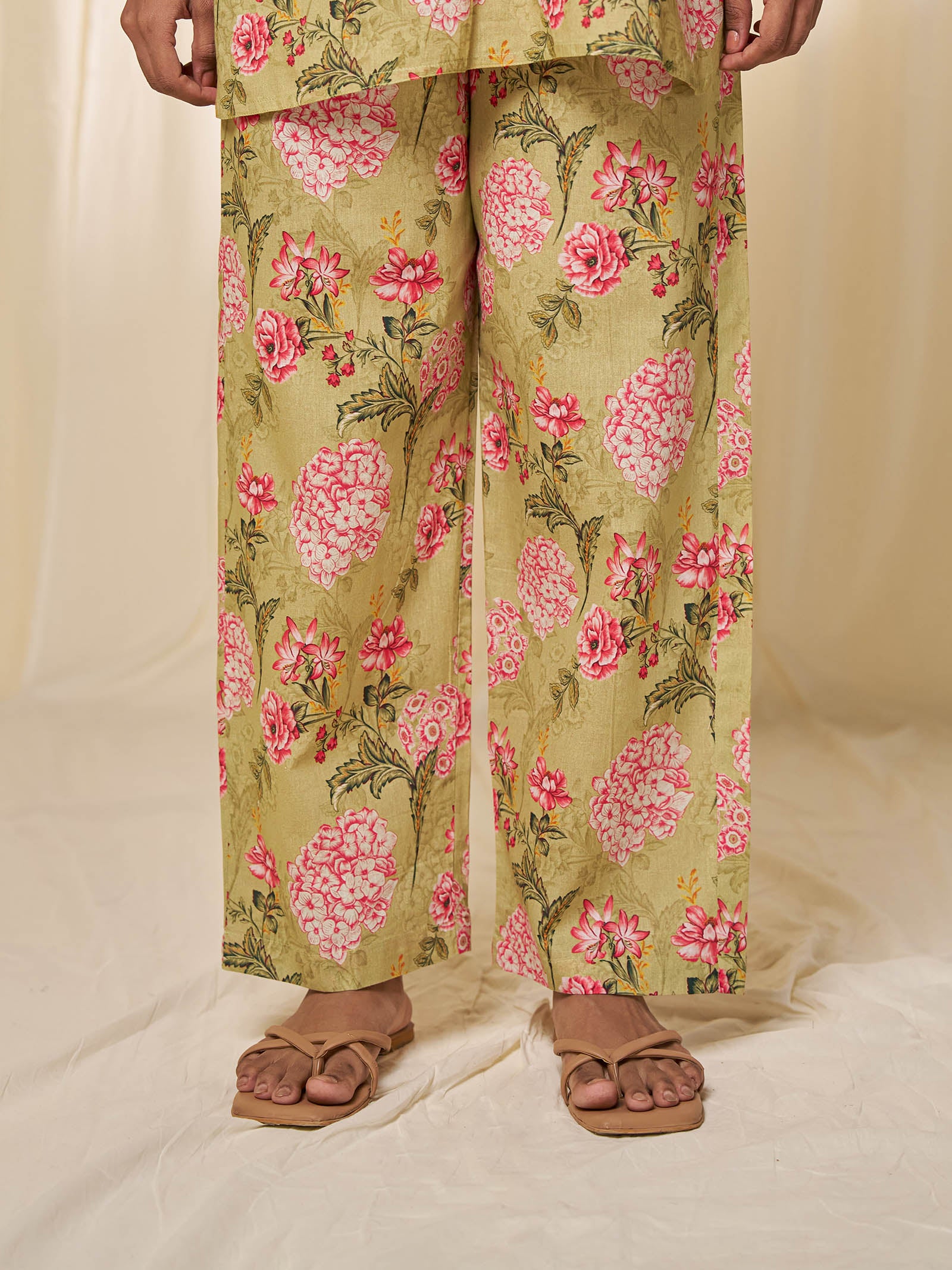 Sour Cream Collared Cotton Night Suit