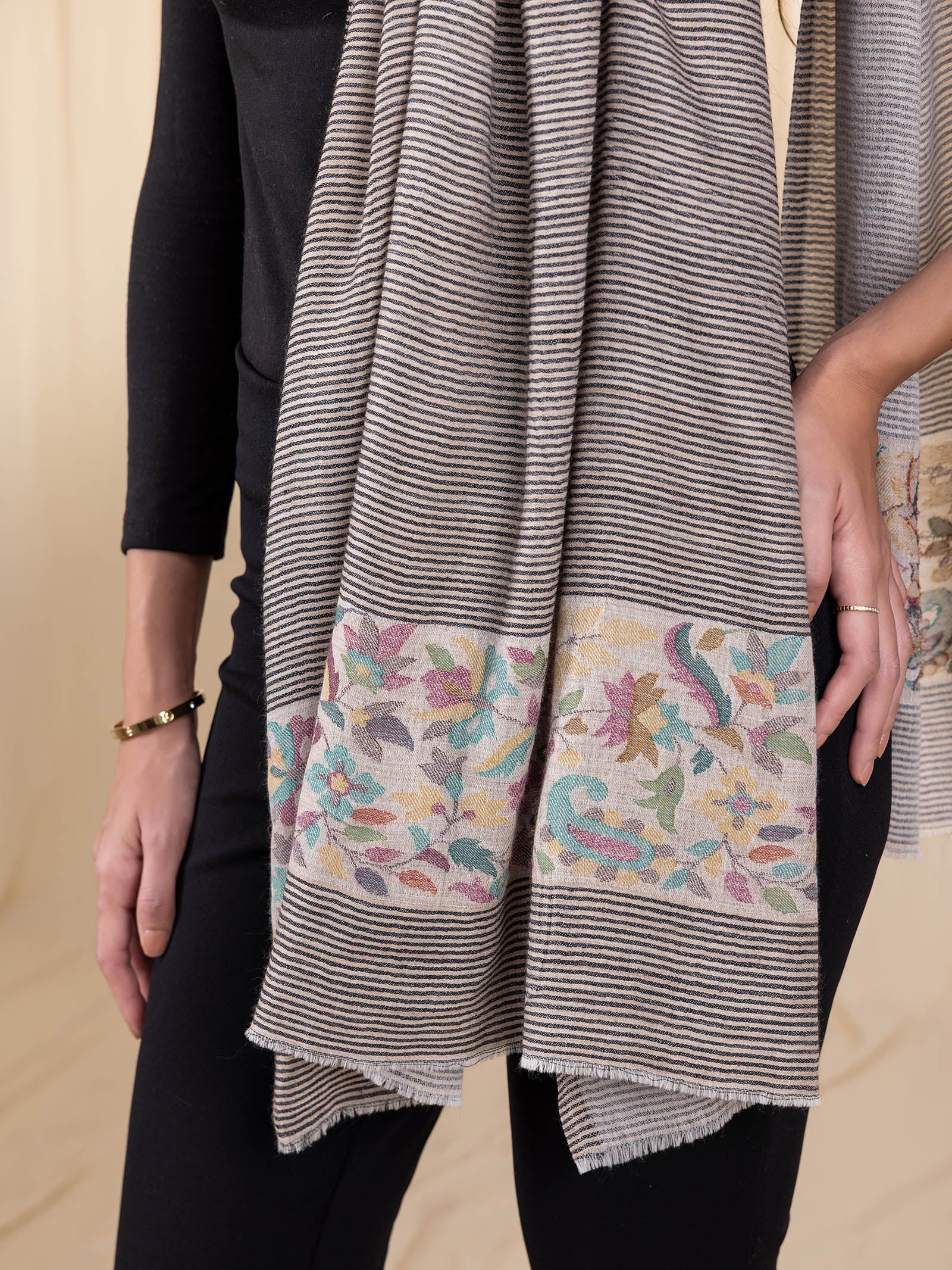 Woollen Kanni Stole - Beige