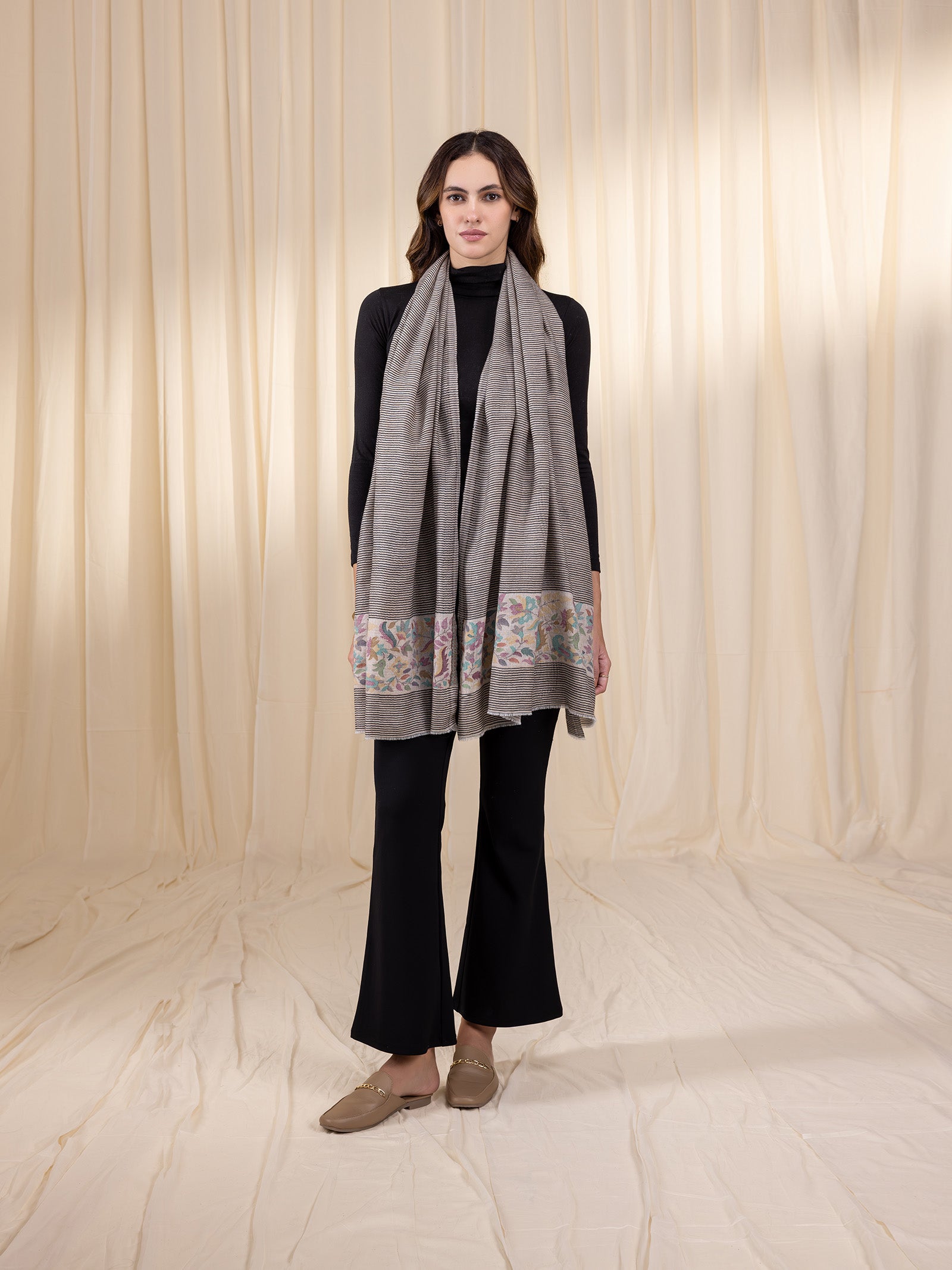 Woollen Kanni Stole - Beige