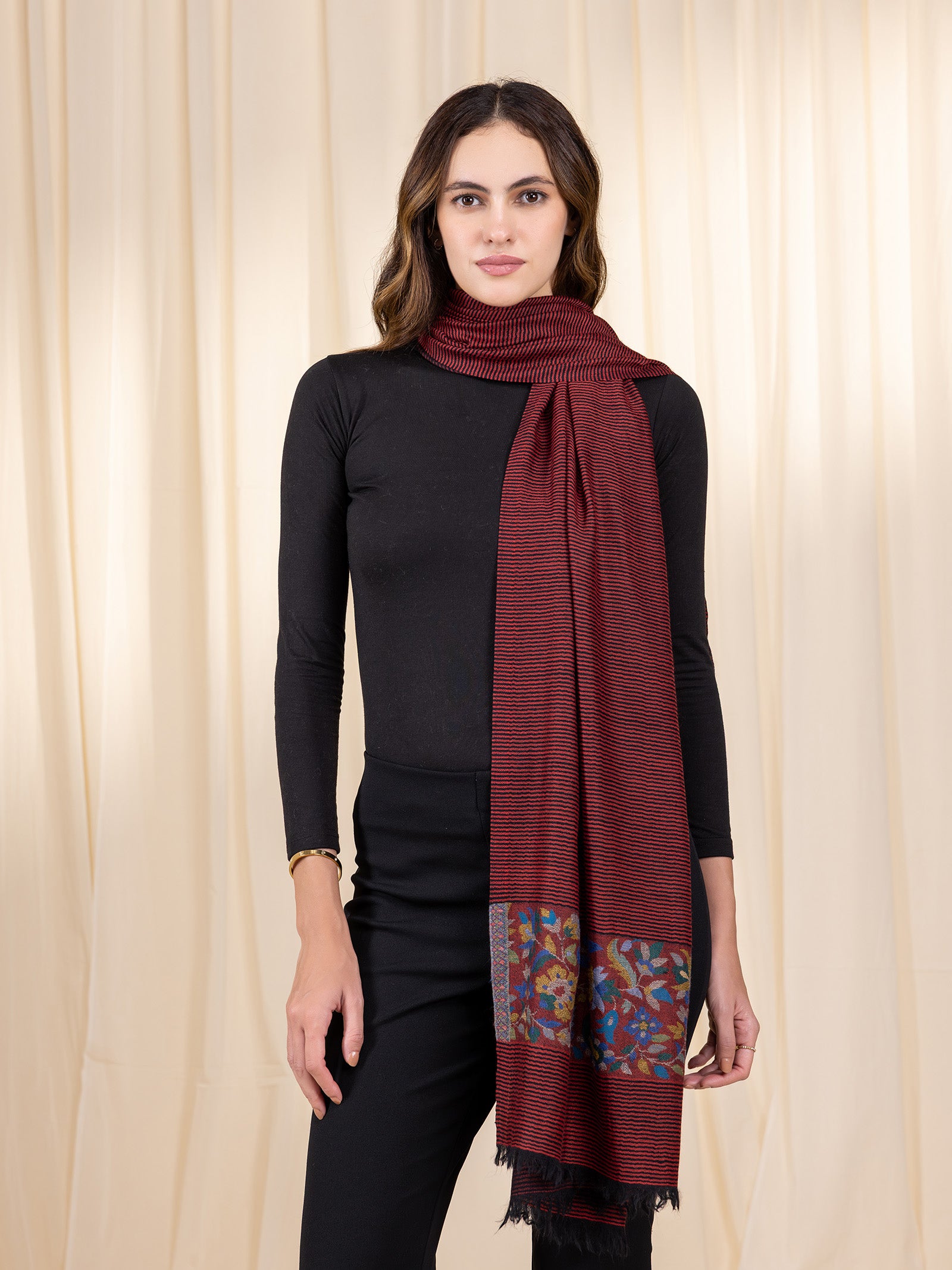 Woollen Kanni Stole - Maroon