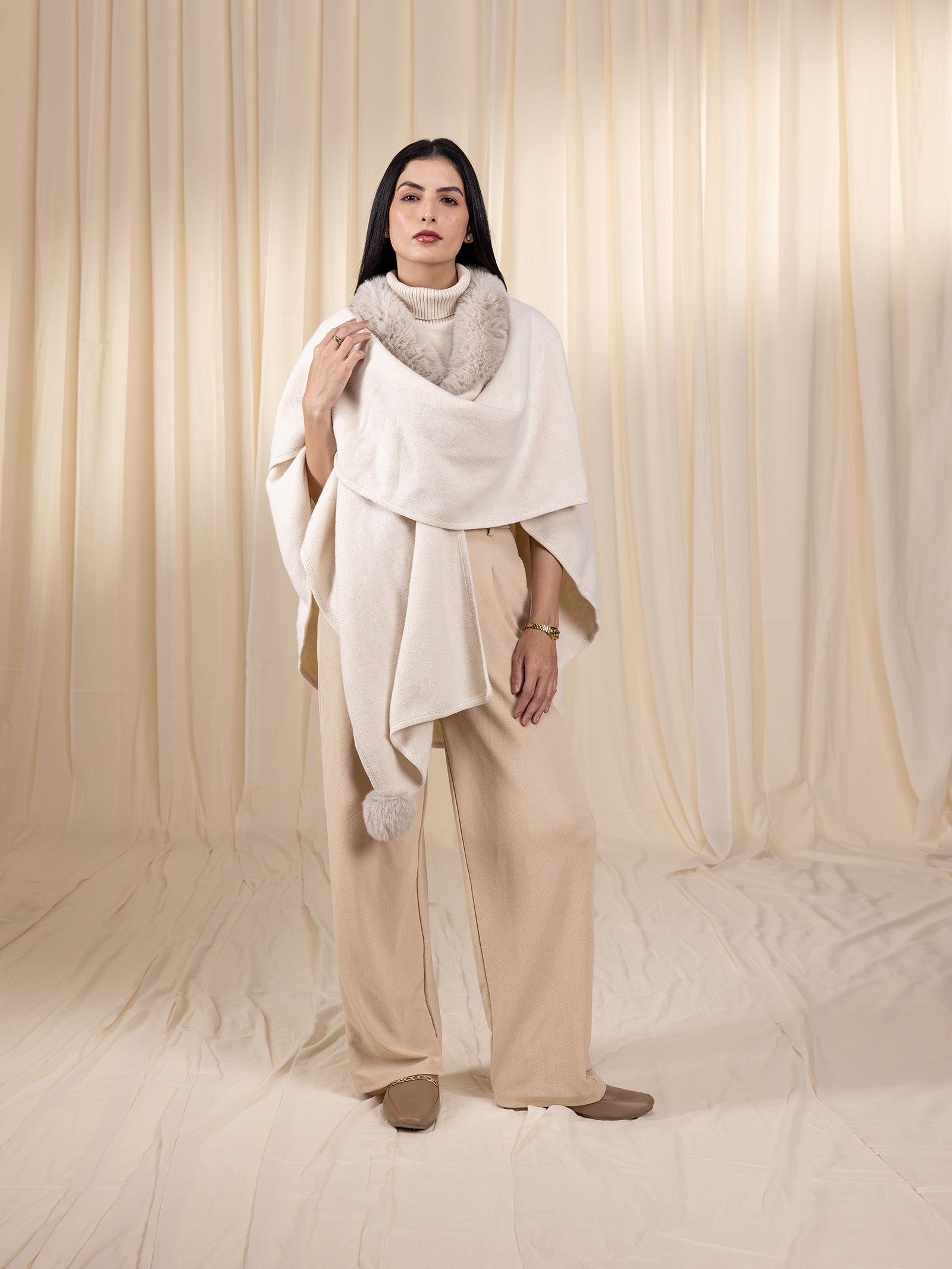 Woollen Veloura Cream Cape