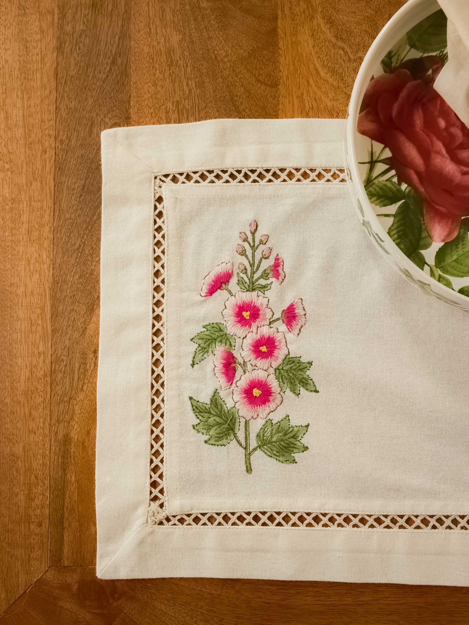 Hollyhock Emb Table Mat