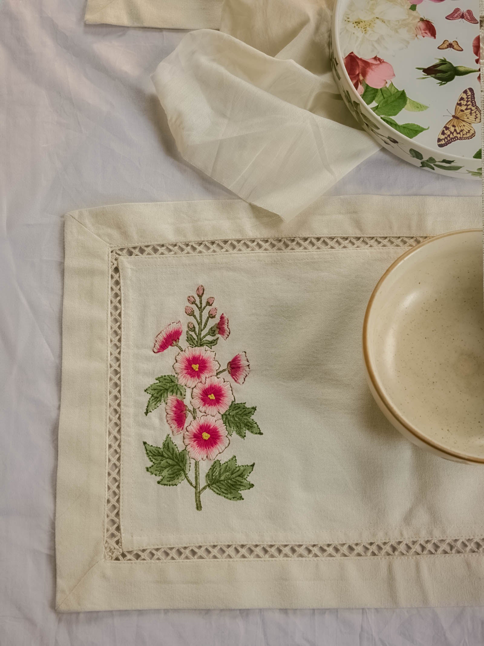 Hollyhock Emb Table Mat