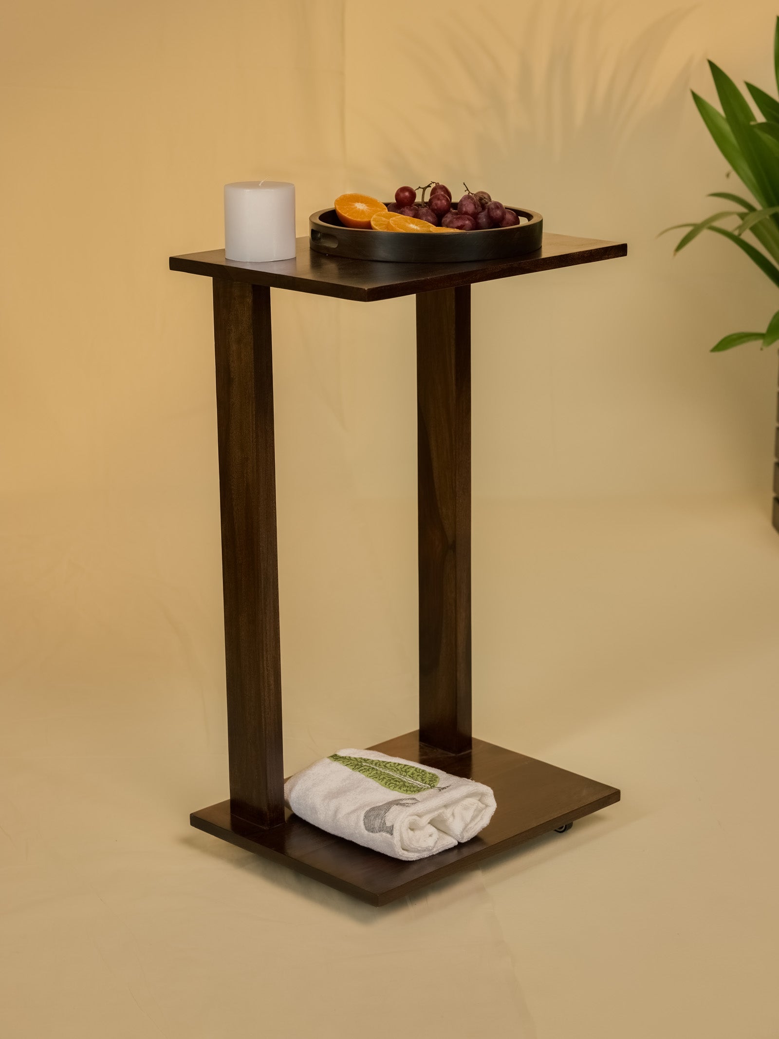 Edward Table