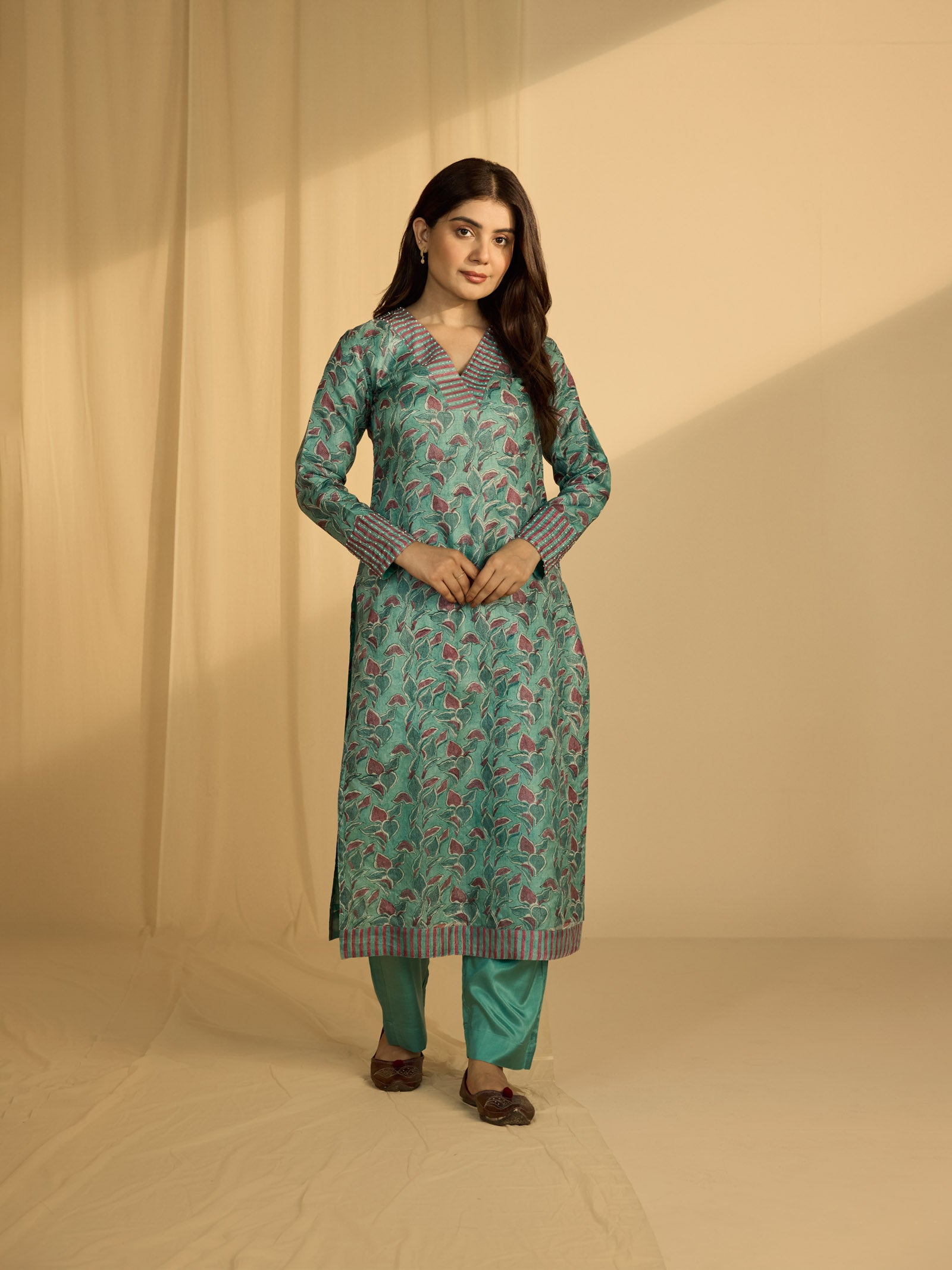 Green - Handloom Tussar Silk Cotton A-Line Plain Kurta 09