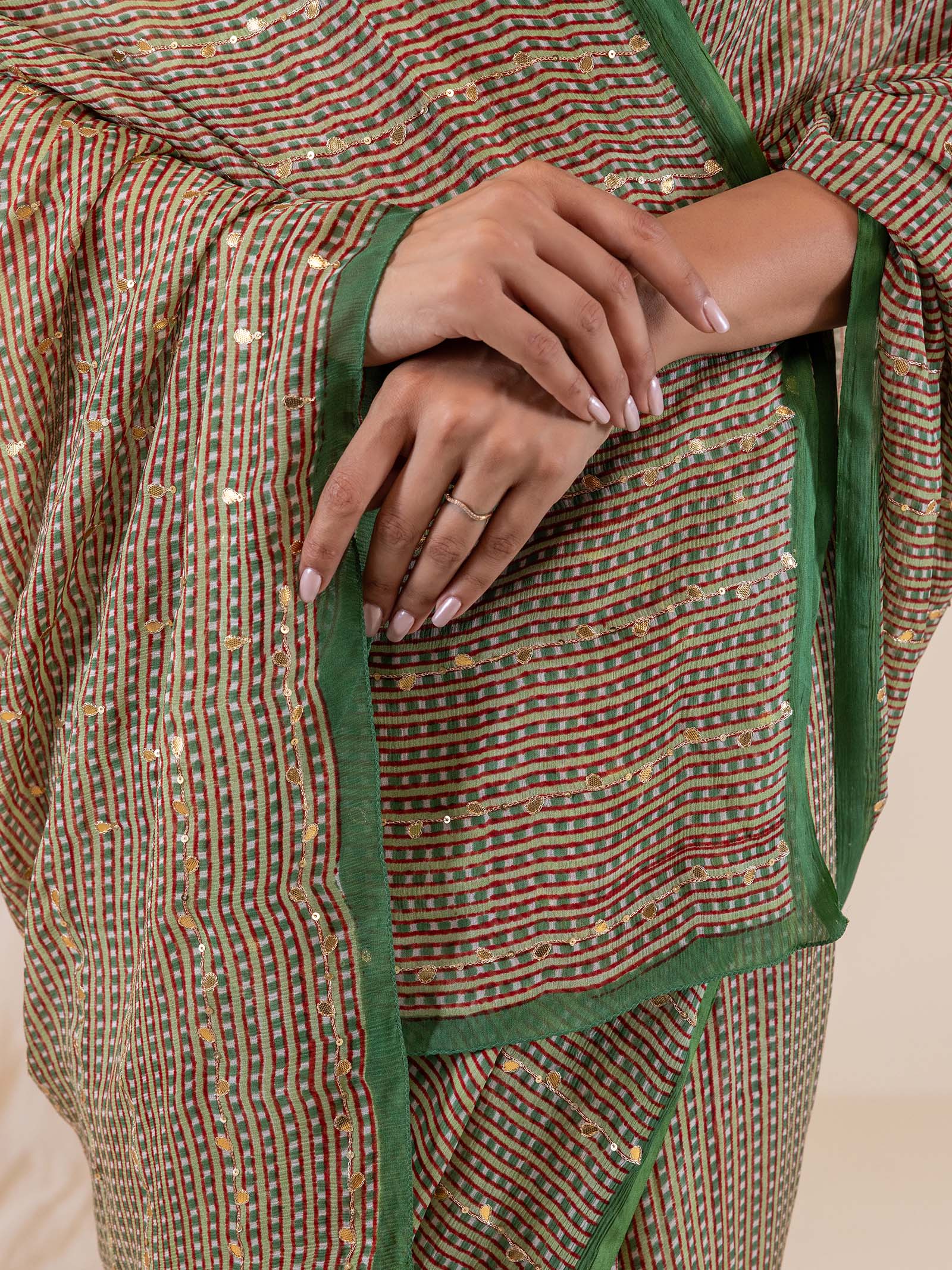 The Modern Women In Green Chiffon Saree