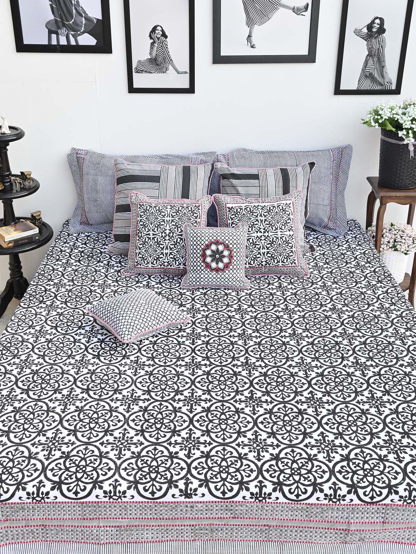 Monochrome Bed Cover