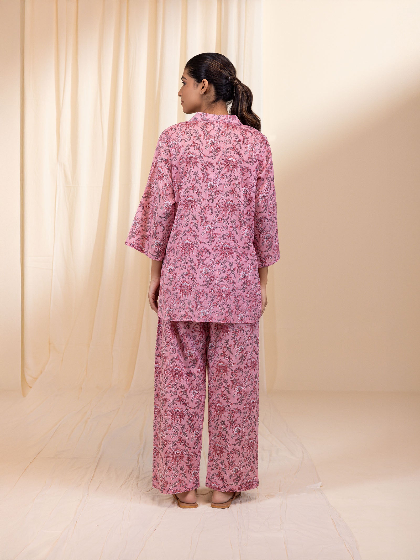 Cinnamon Roll Collared Voile Night Suit