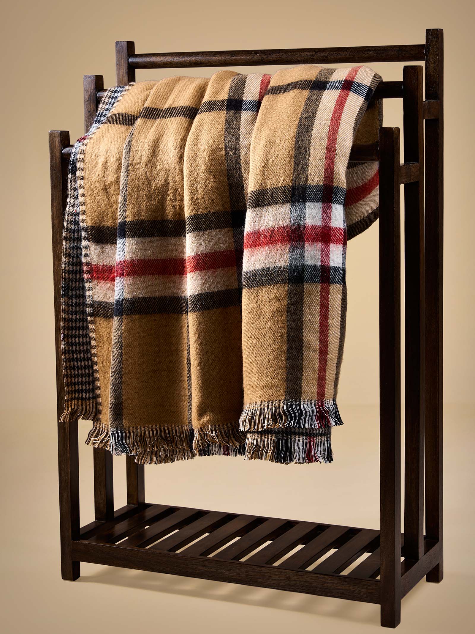 Woolen Throw B-Camel