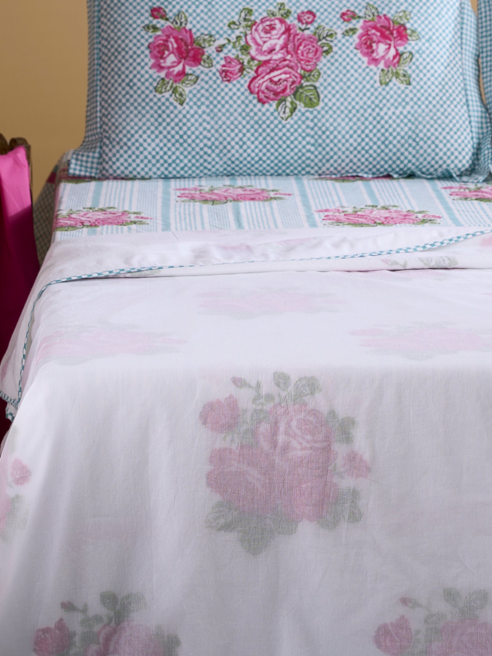 Cottage Rose Dohar
