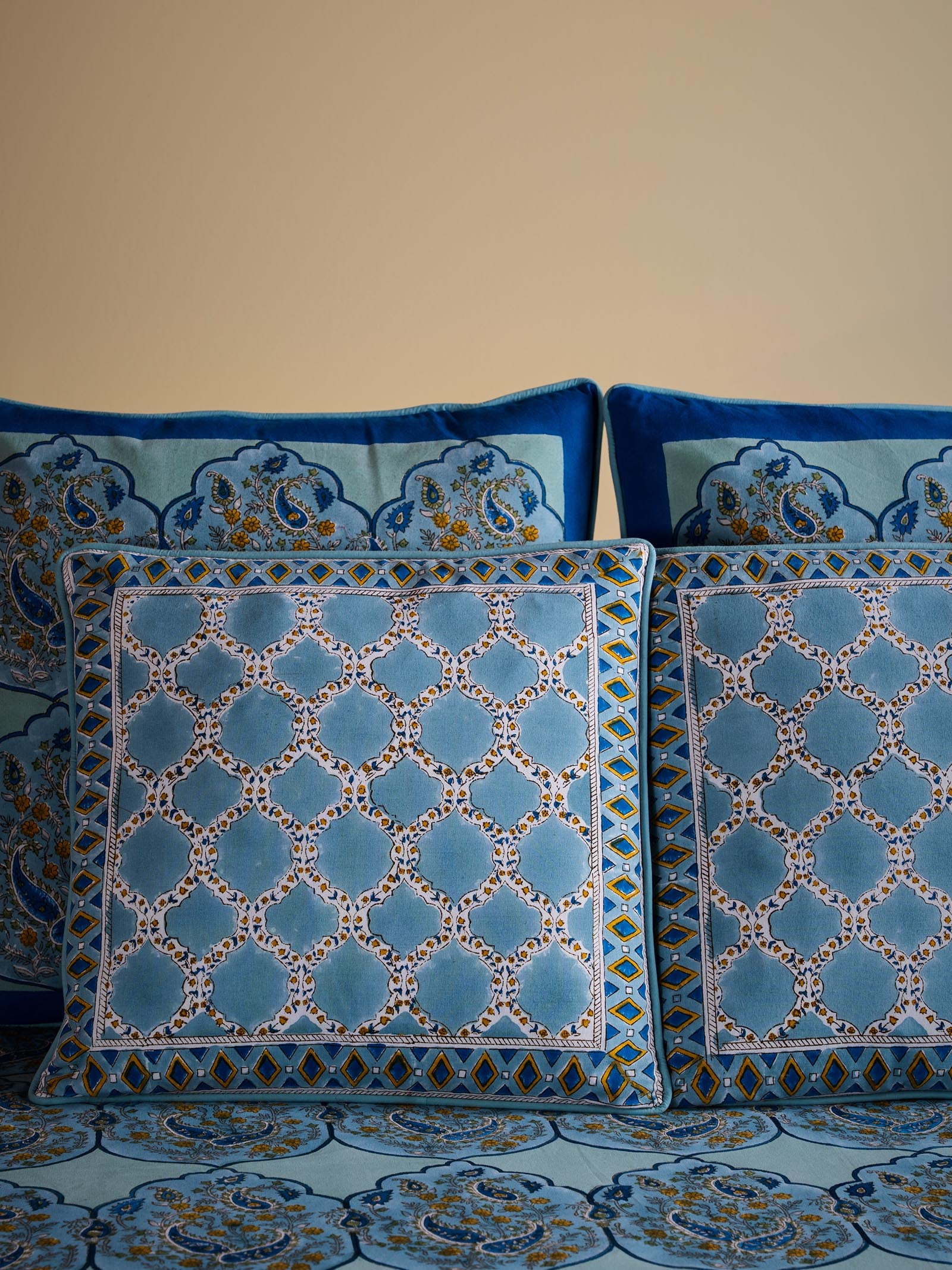 Chandra Mahal 16 " x 16" Cushion Cover