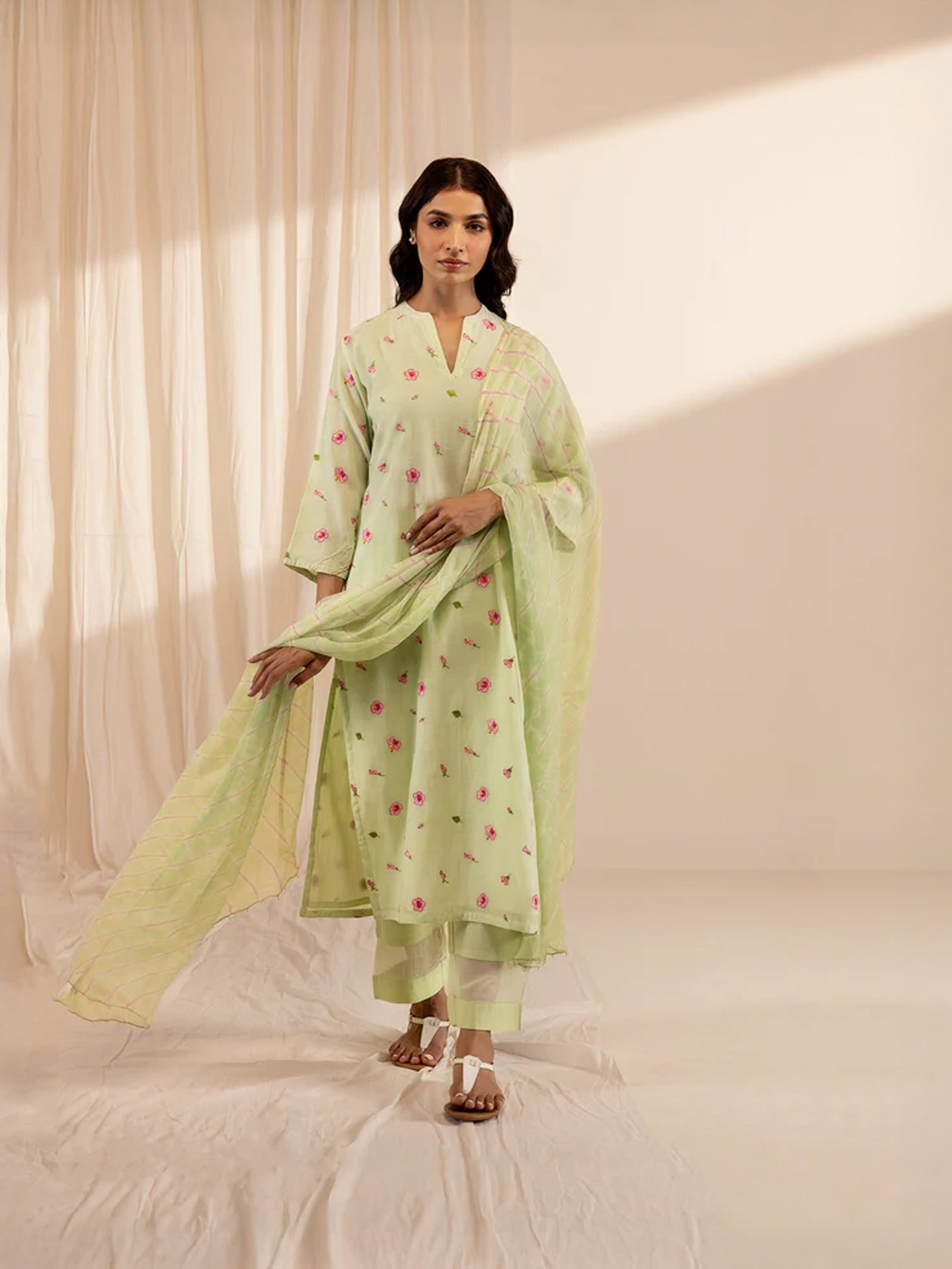 Alice In Wonderland Green Chiffon Dupatta