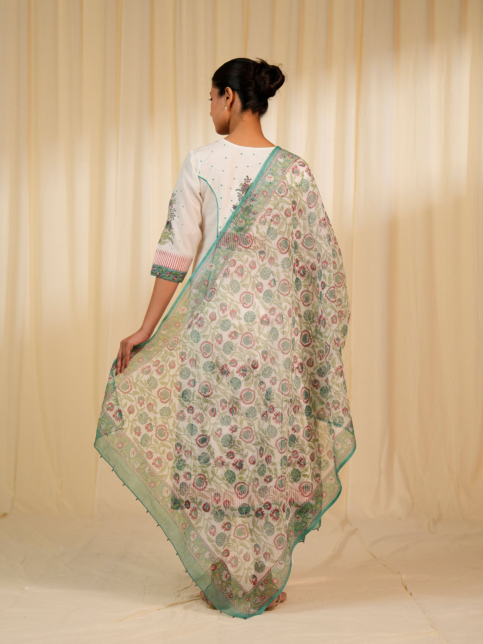 R3 Kota Dupatta