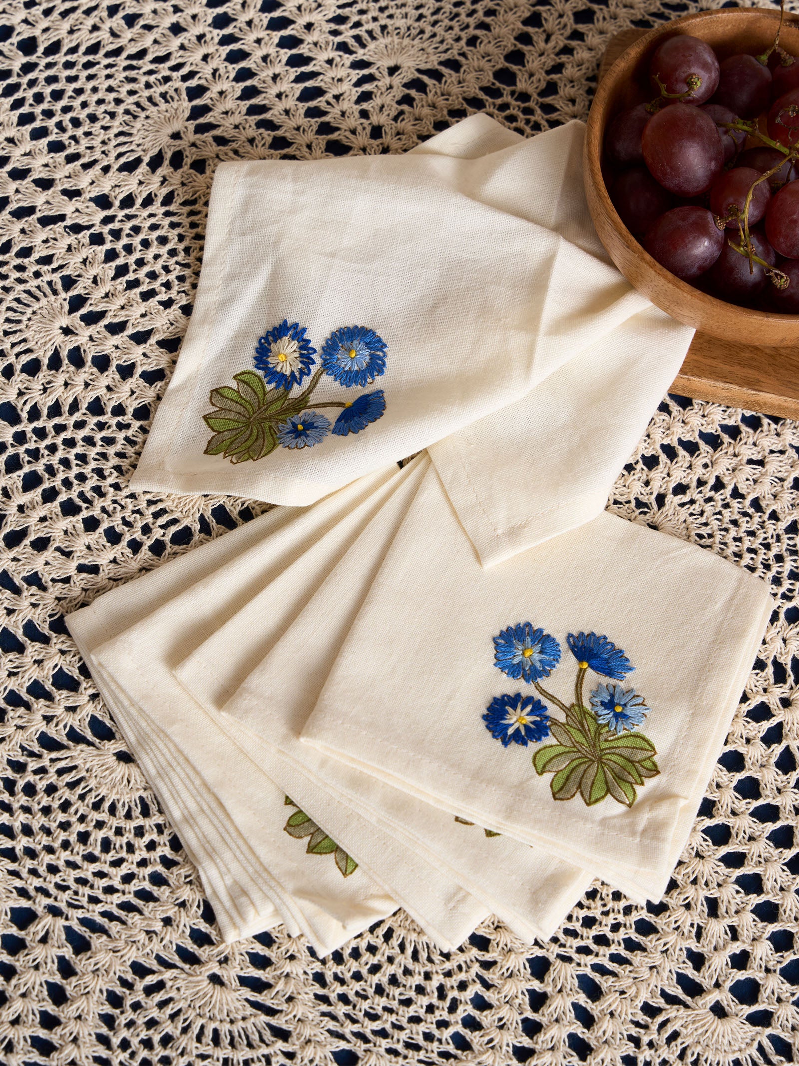 Emb. Napkin - Daisy Blue  ( Set of 6 )