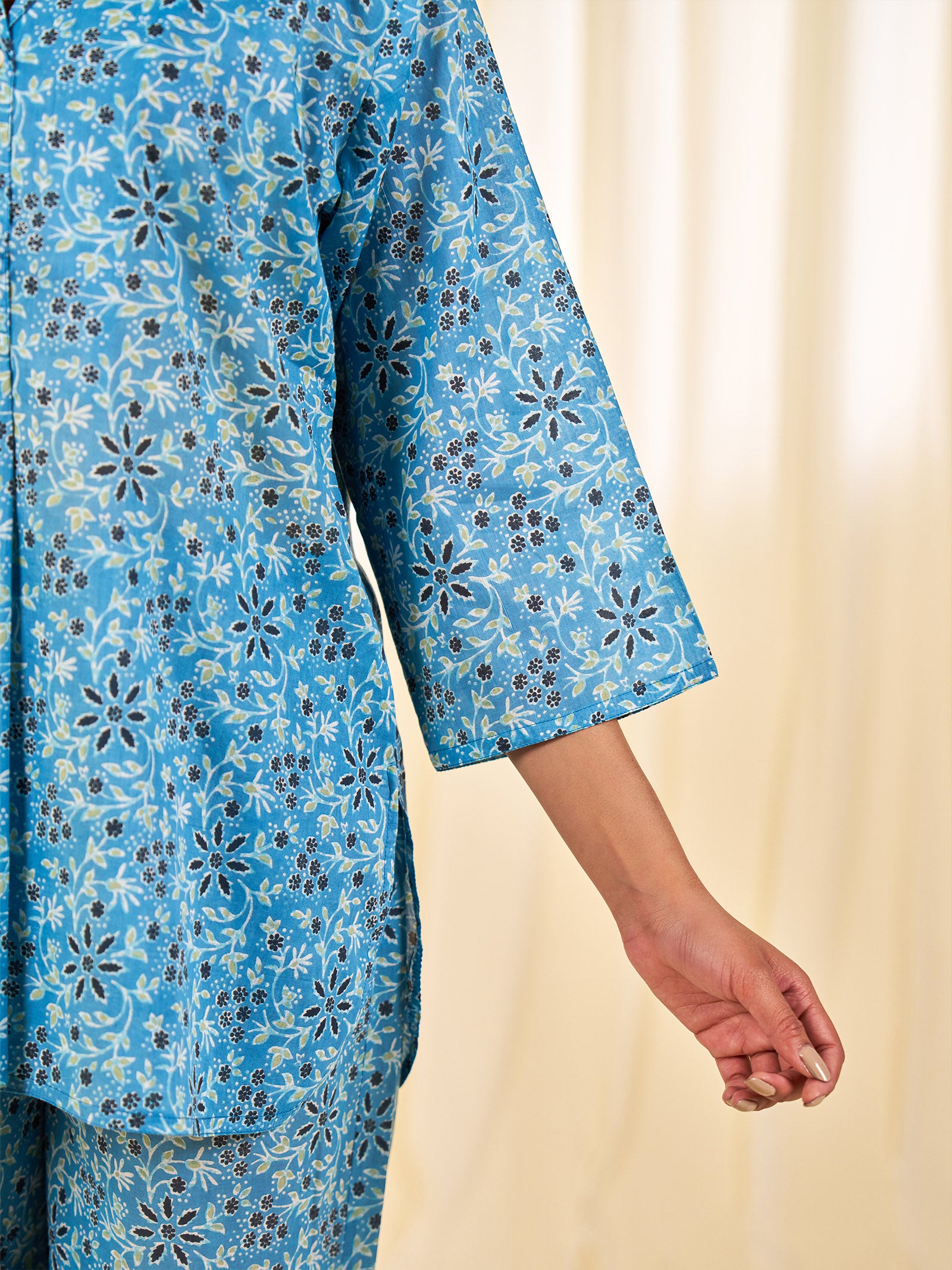Eve Blooming Collared Cotton Night Suit