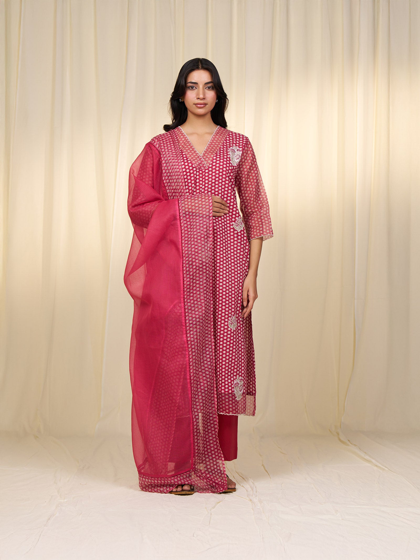 Gol Gulabi Kota Dupatta