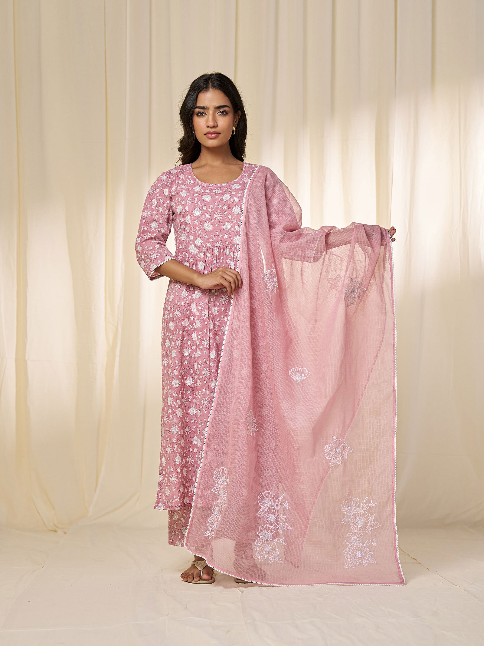 Gulabi Kota Dupatta