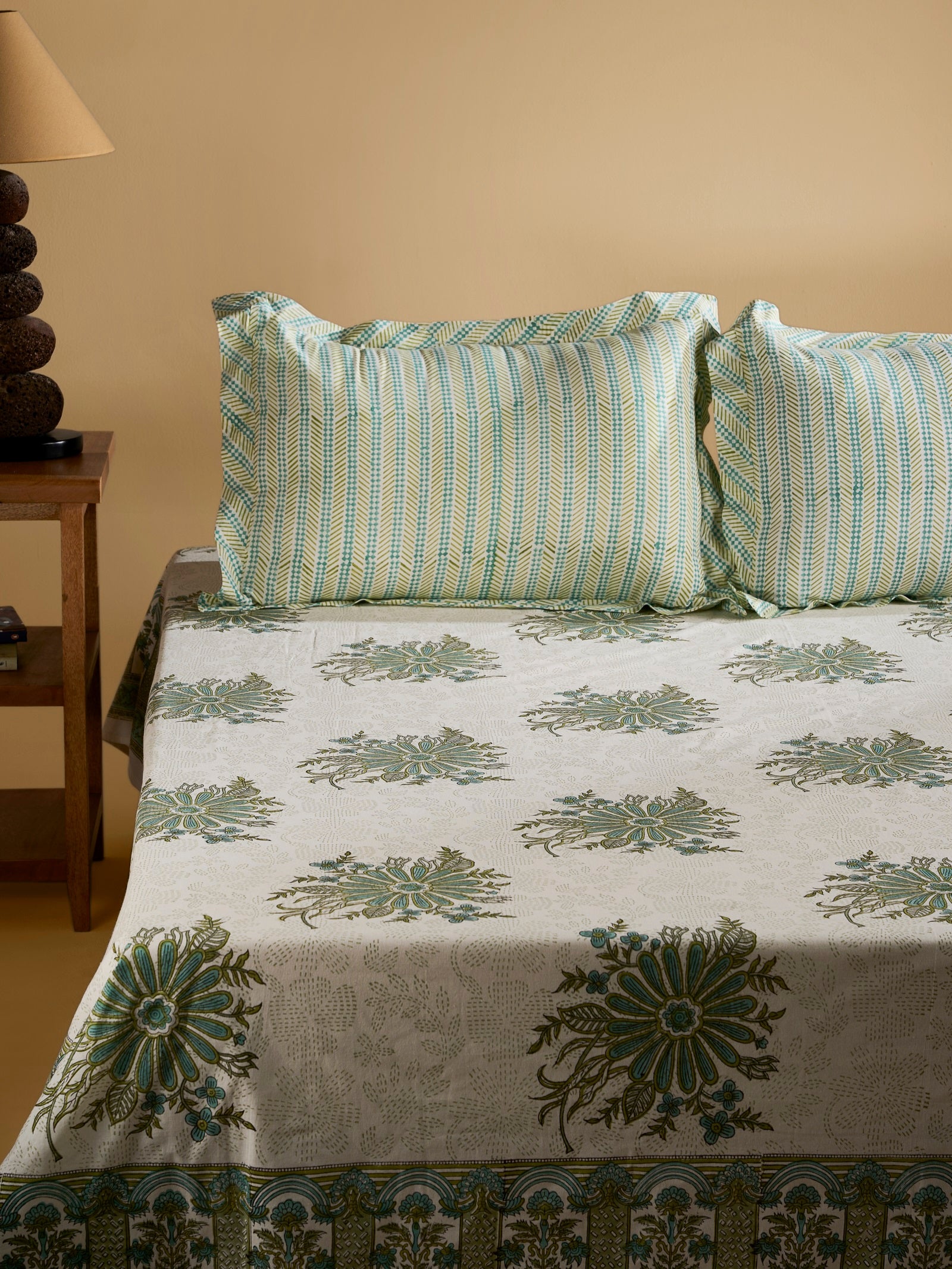 Mount Abu Bed Cover