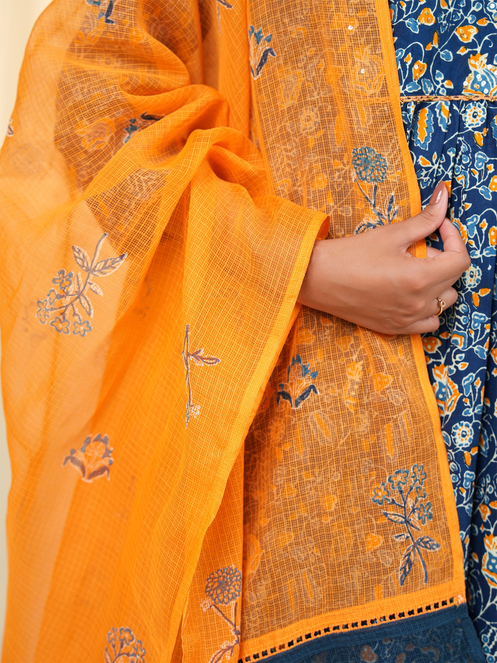 Neel Keshri Kota Dupatta