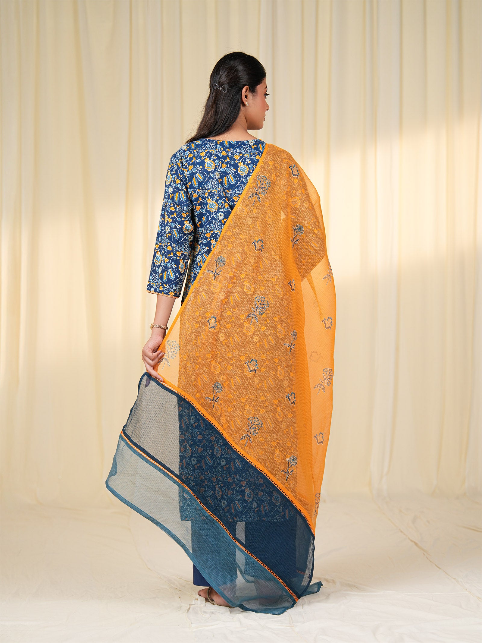 Neel Keshri Kota Dupatta