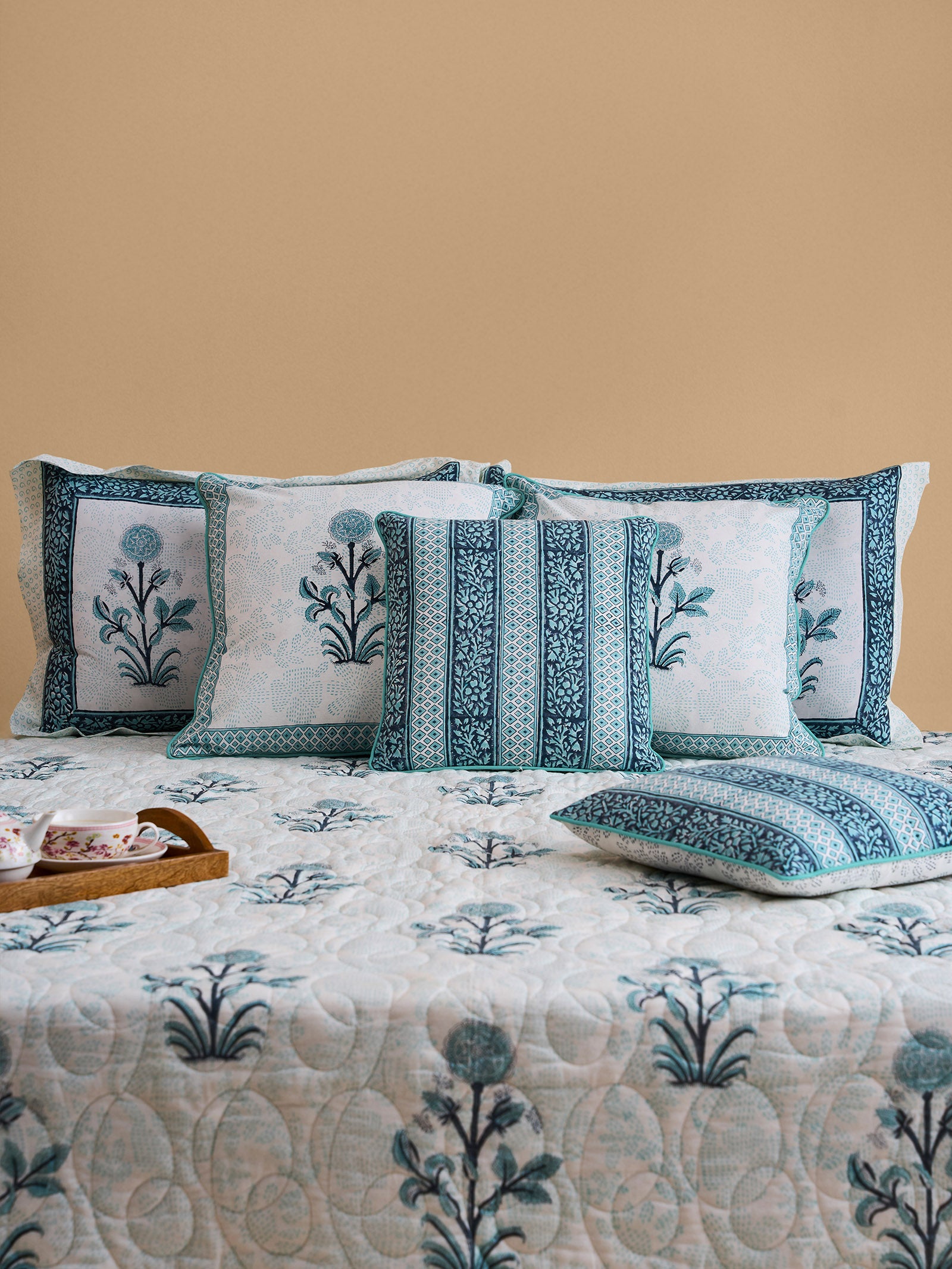 Sea Side Quilted Bed Cover (Reversible)