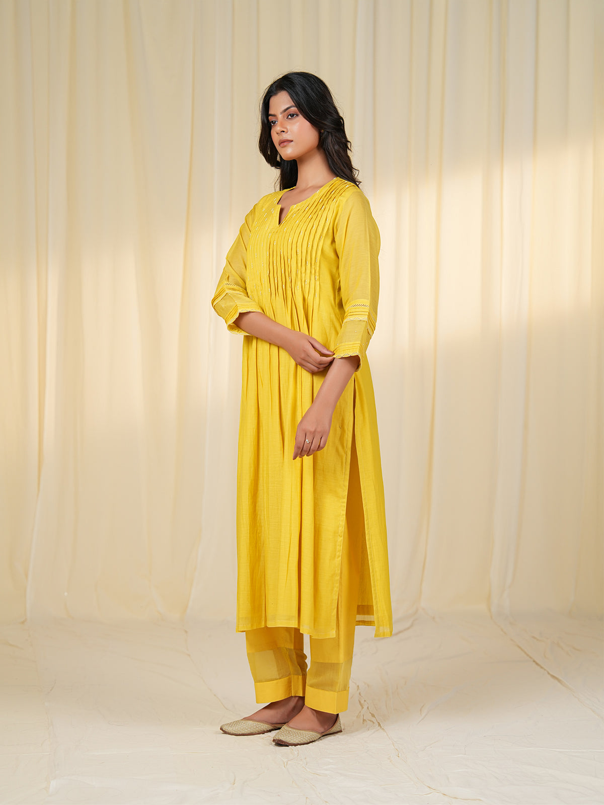 Sada Suhagan Bindi Chanderi Kurta