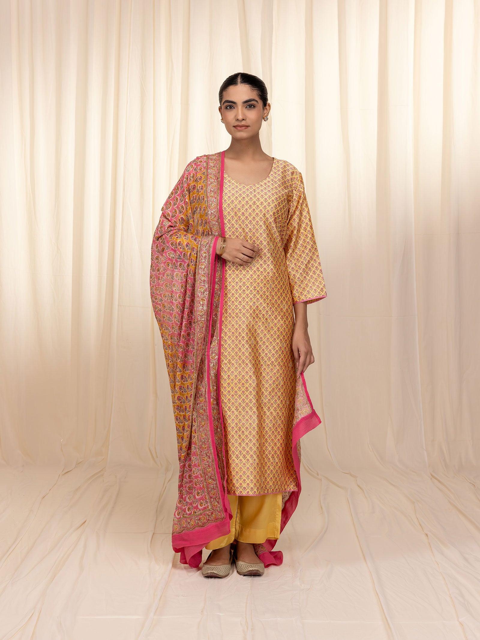 Sakhi Saheliya Yellow Chanderi Kurta