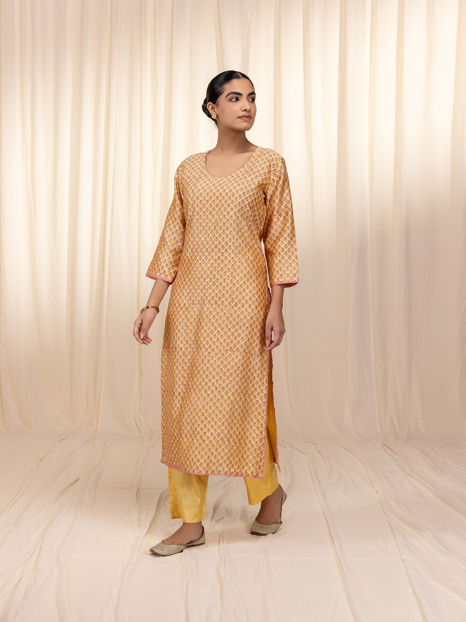 Sakhi Saheliya Yellow Chanderi Kurta