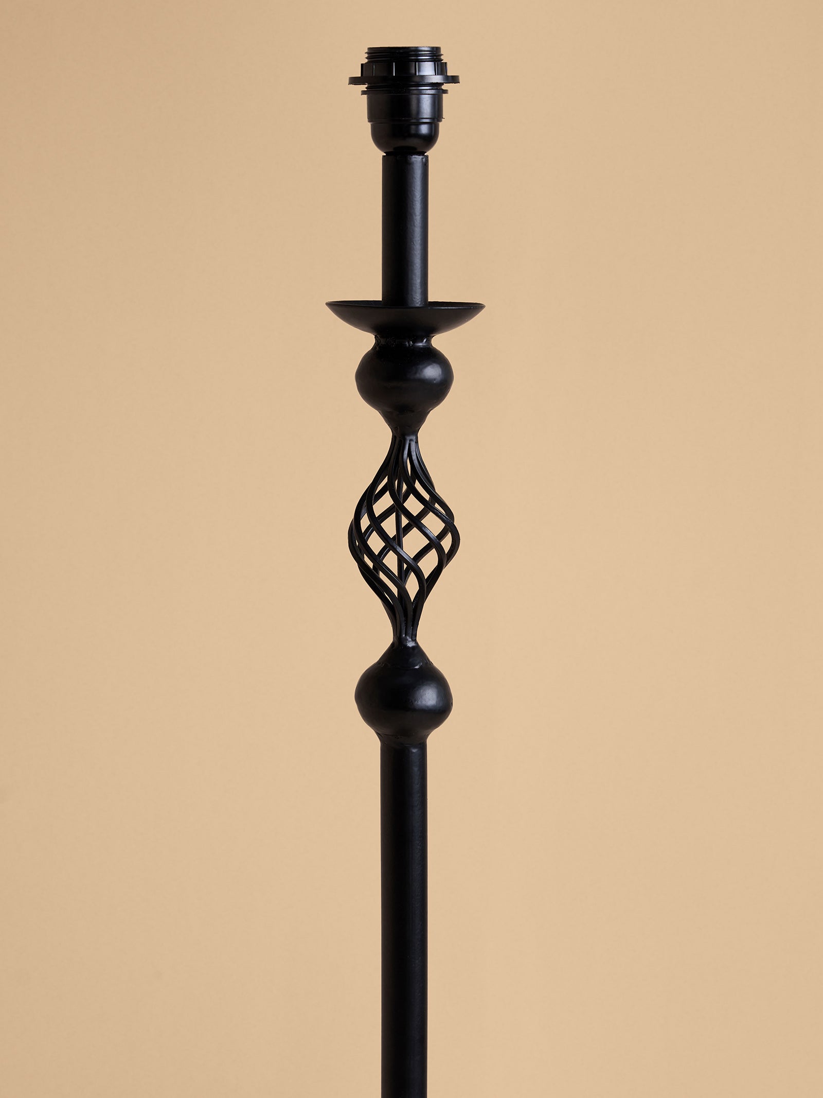 Seronera Iron Lamp Stand